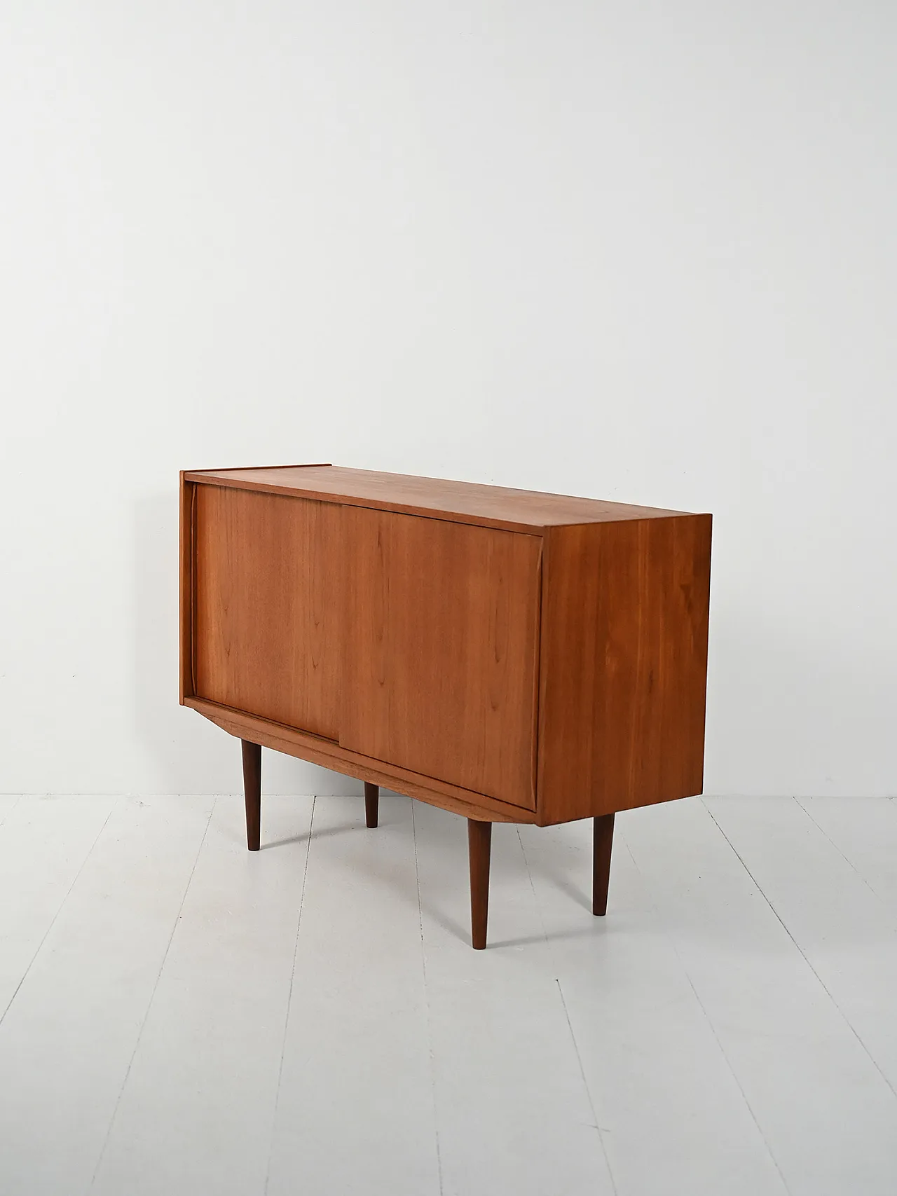 Small Scandinavian sideboard with two doors, 1950s 7