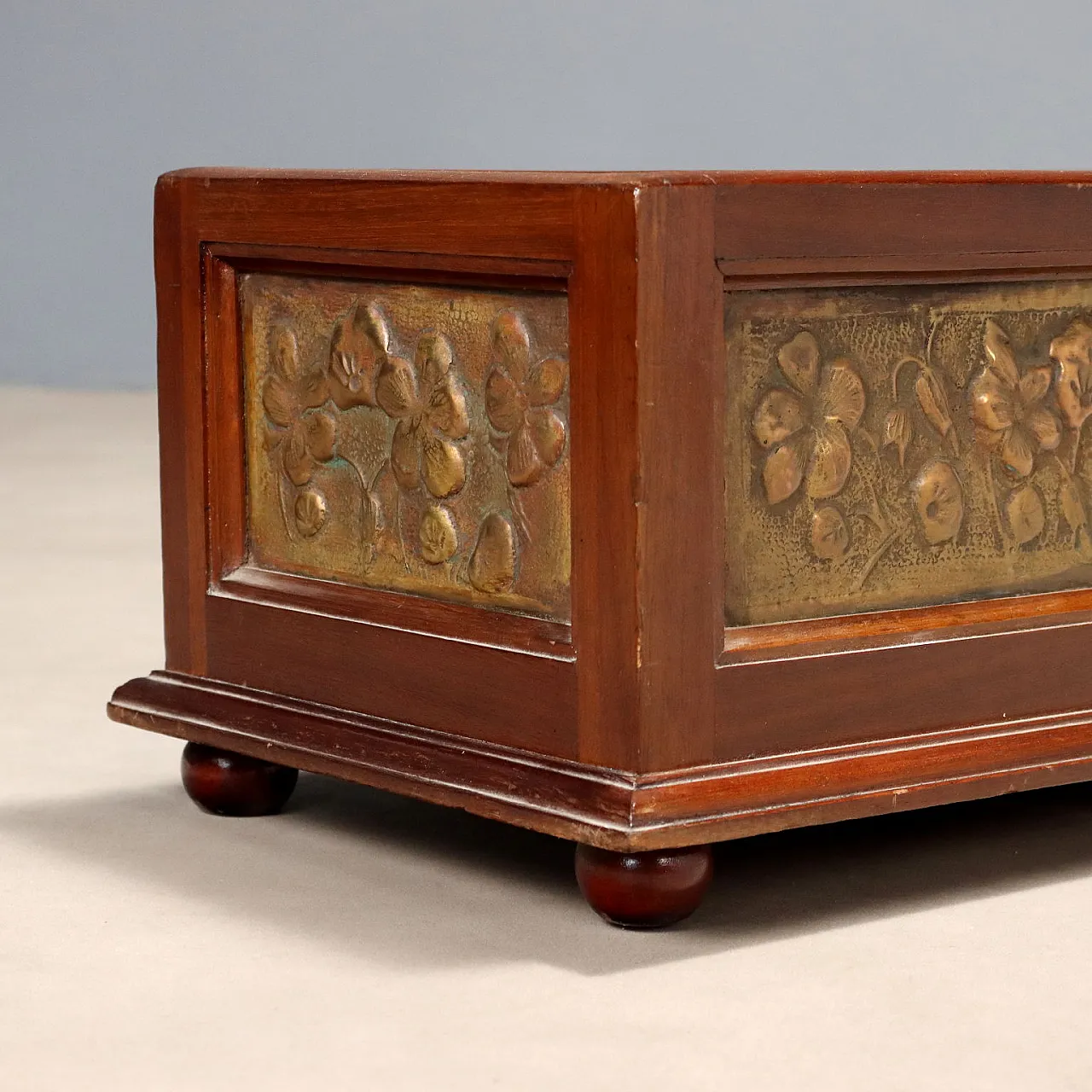 Mahogany plant stand, early 20th century 4