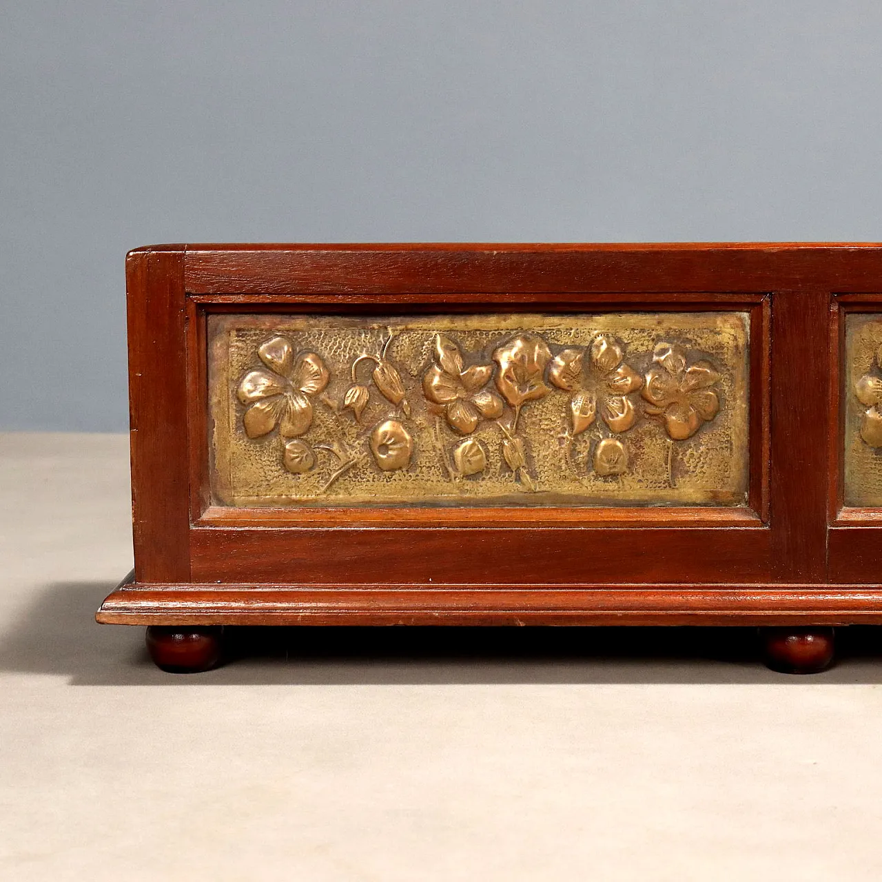 Mahogany plant stand, early 20th century 5