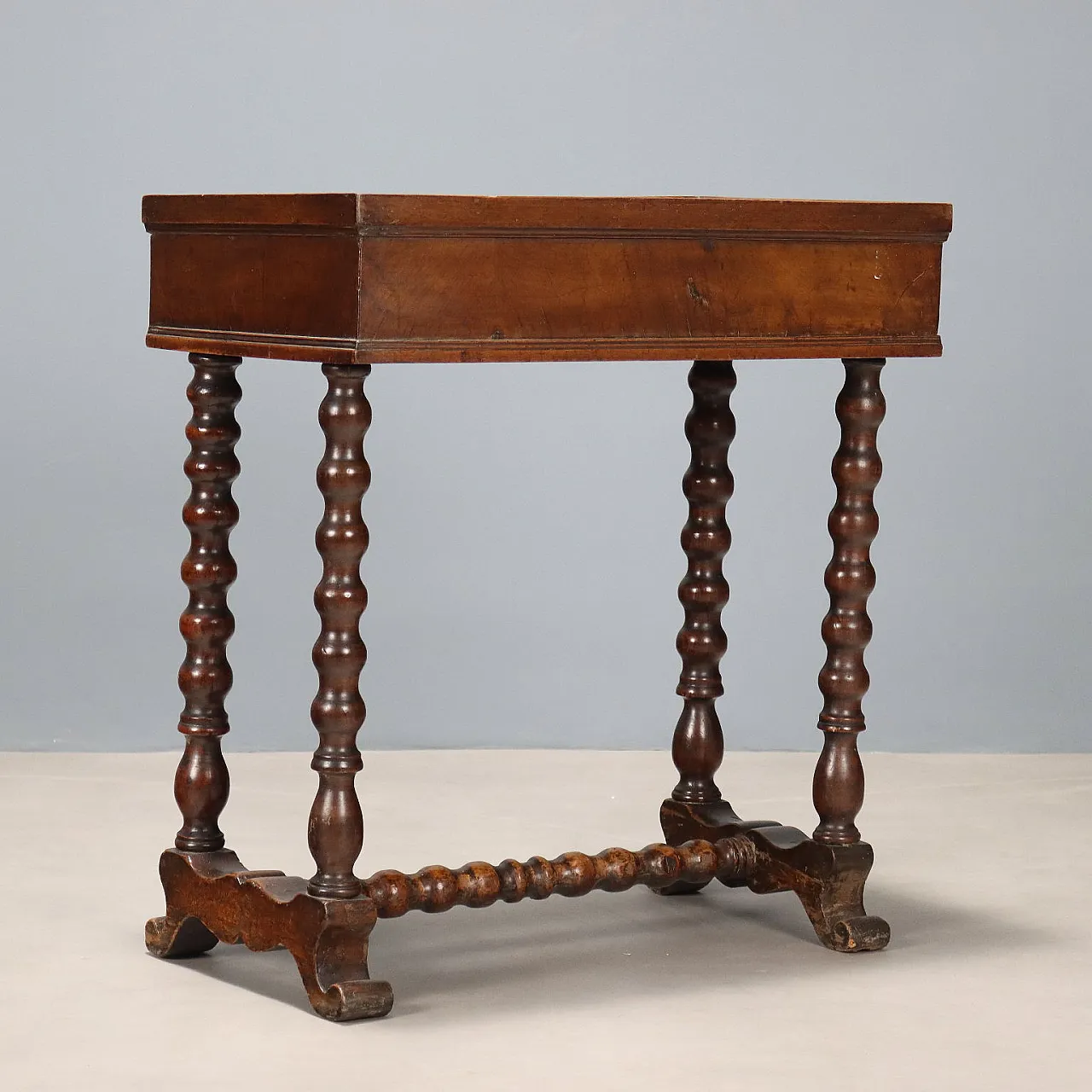 Walnut sewing table, late 19th century 8