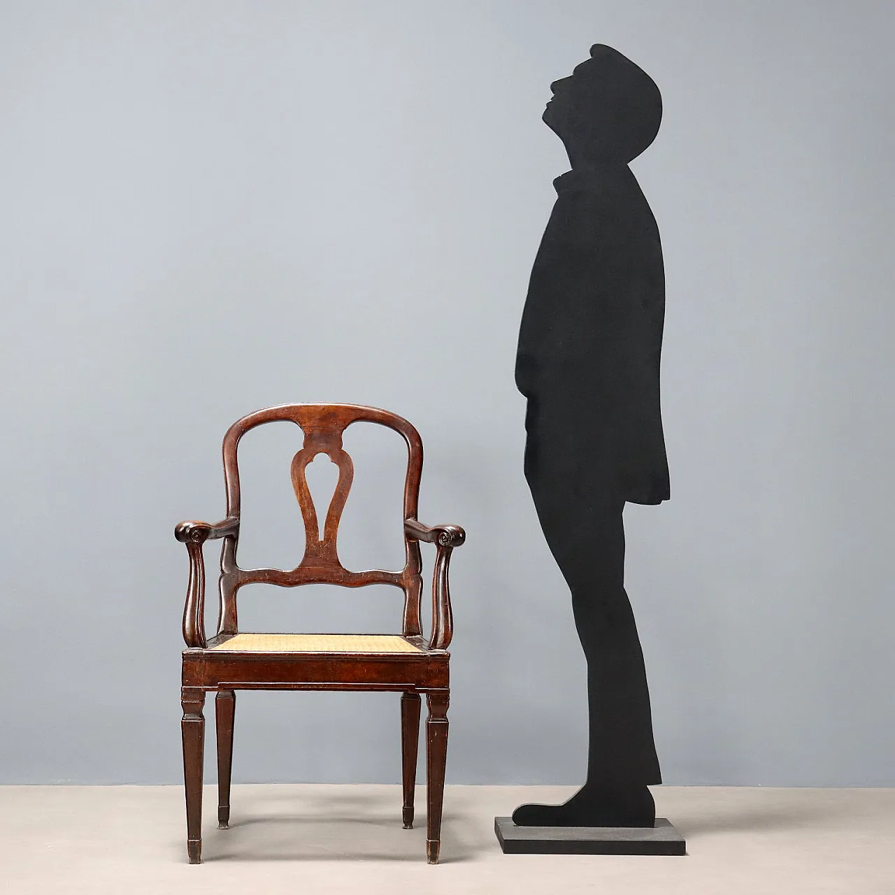 Walnut armchair, late 18th century 3