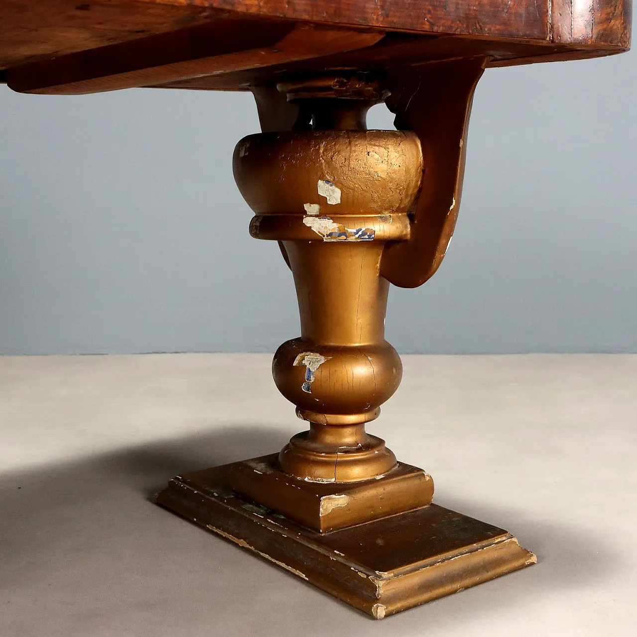 Coffee table with shaped top veneered in walnut burl, 20th century 6