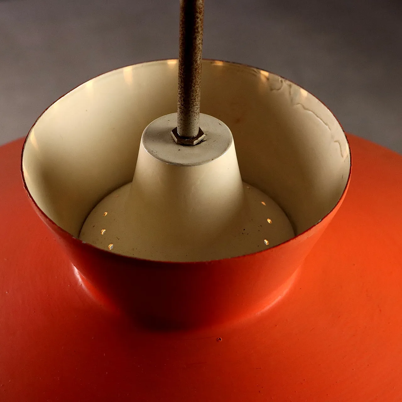 Lacquered metal lamp with curtain mechanism, 20th century 4