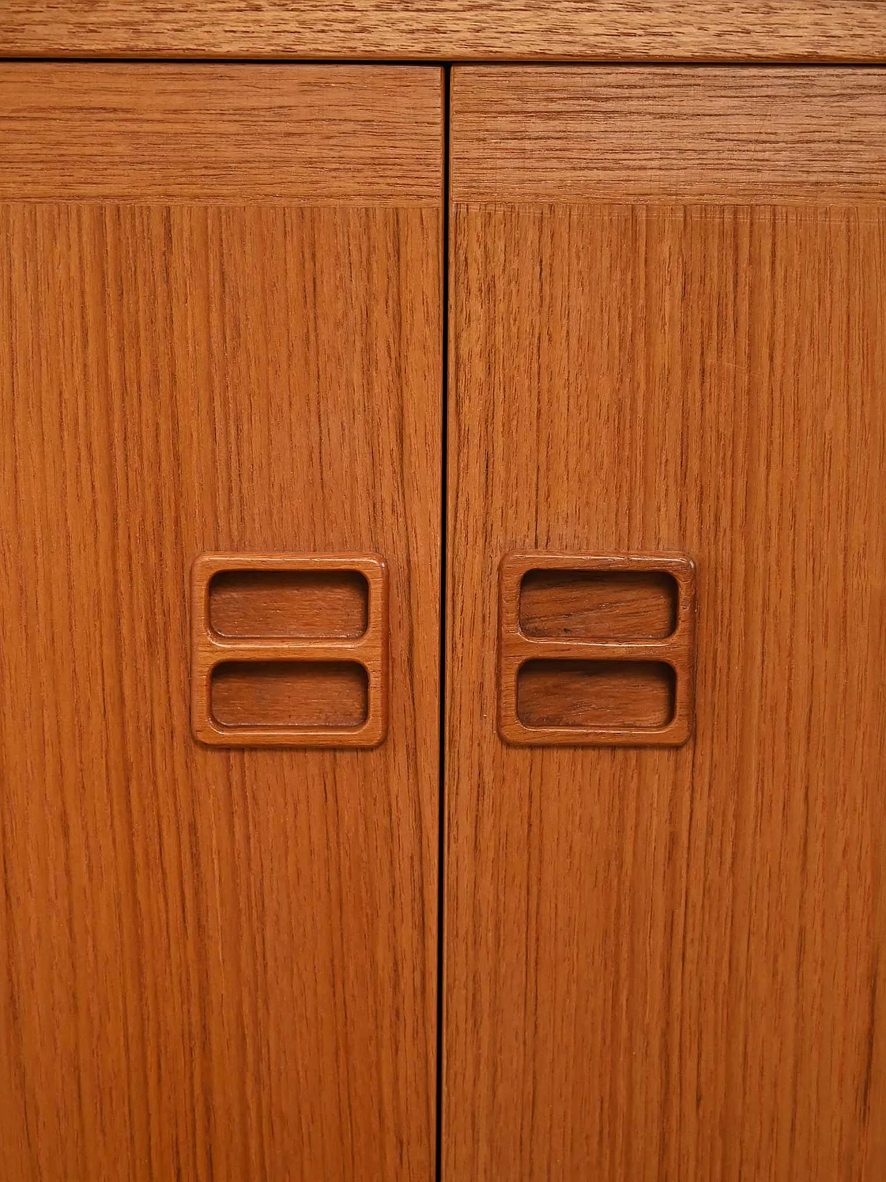 Cabinet scandinavo anni ’60 in teak 7