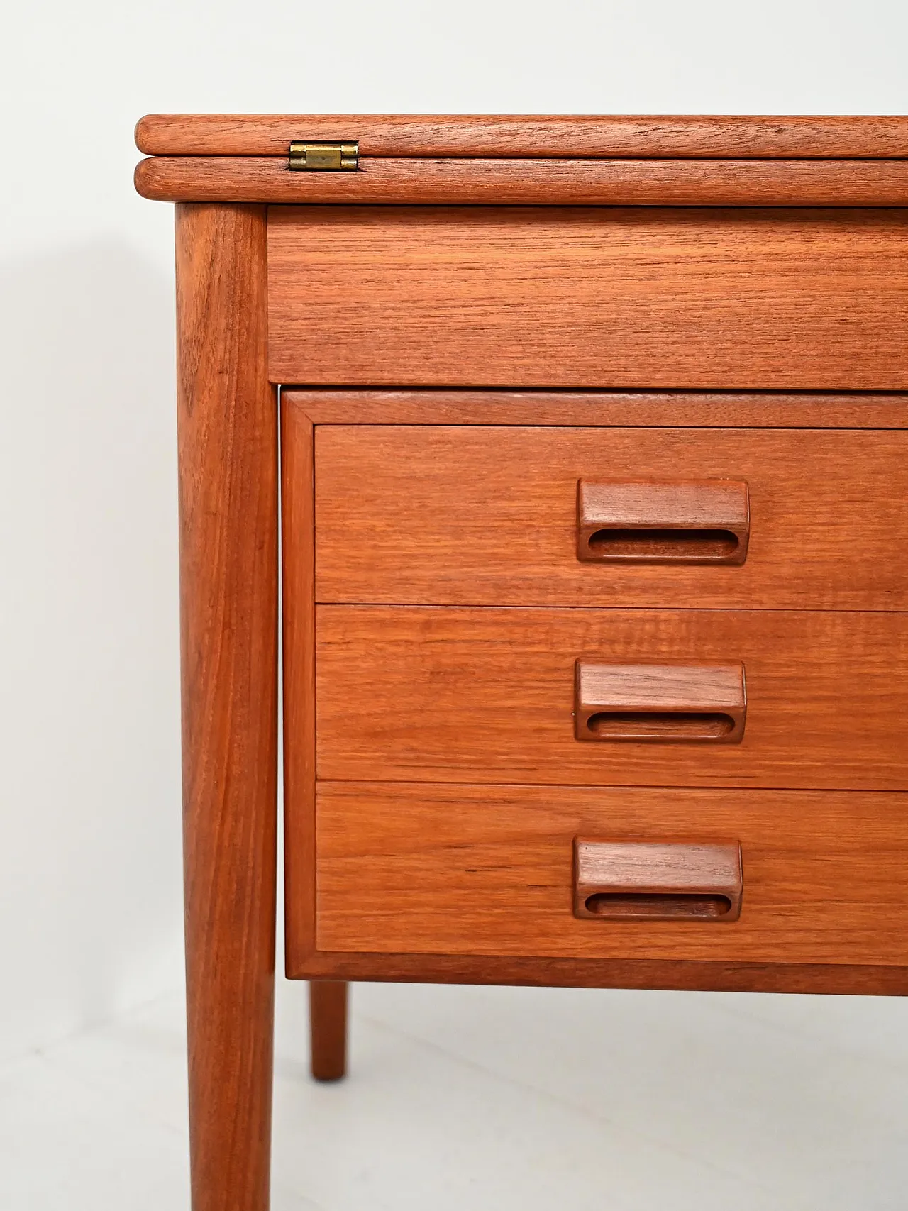 Scrivania scandinava di Børge Mogensen con piano “flip-top” 13