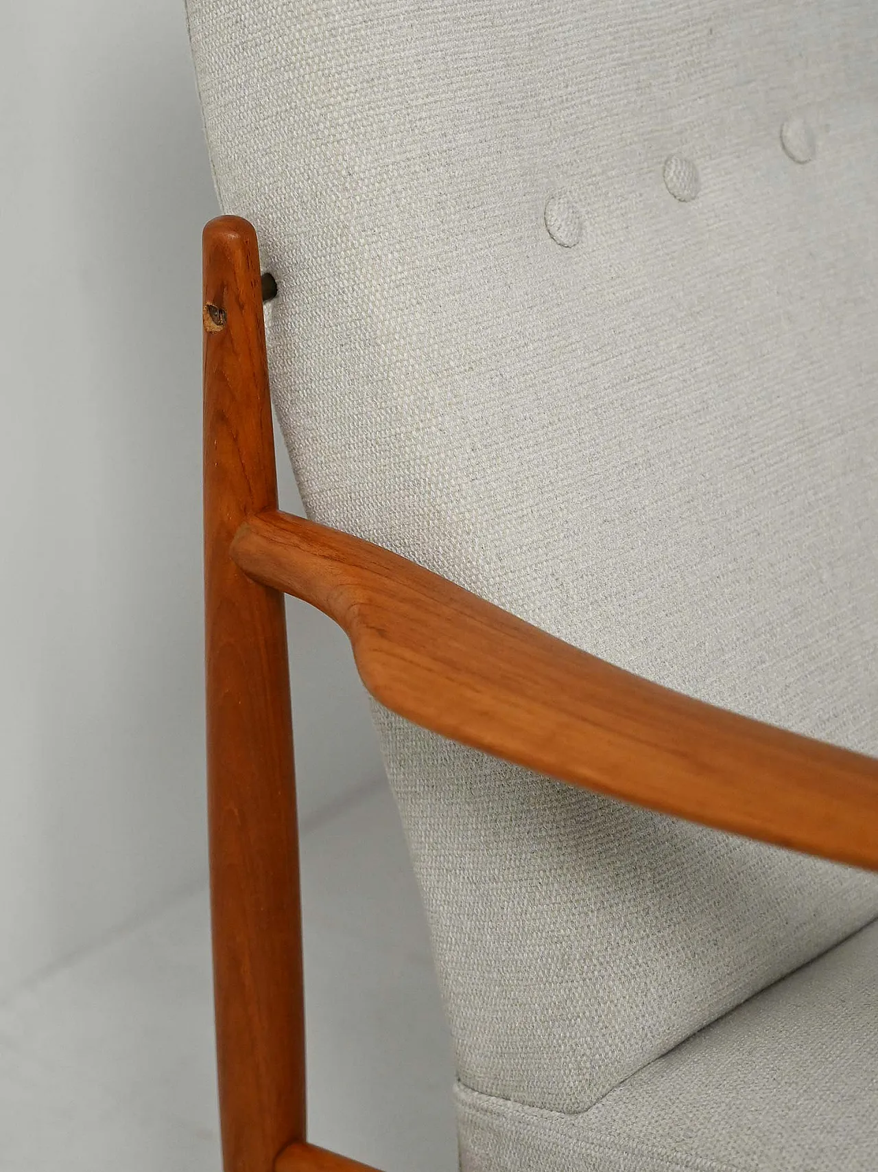 Pair of Scandinavian teak armchairs from the 1950s and 1960s 6