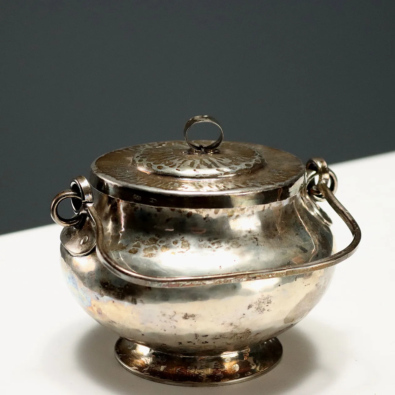 Hand-hammered silver sugar bowl, 20th century 1