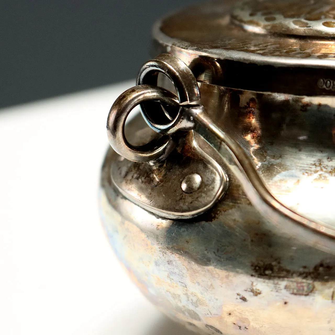 Hand-hammered silver sugar bowl, 20th century 6