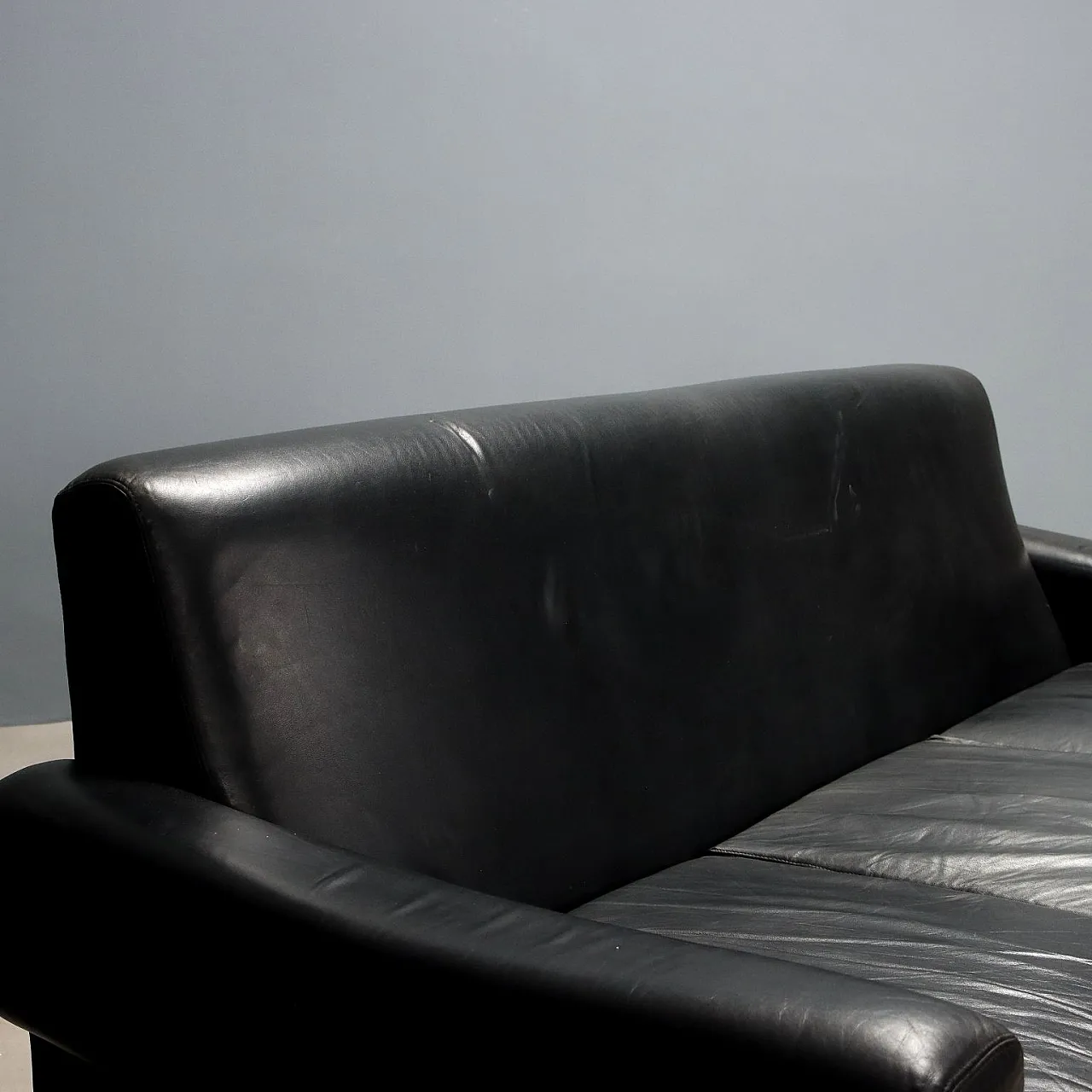 3-seater sofa with wooden frame and leather upholstery, 20th century 3