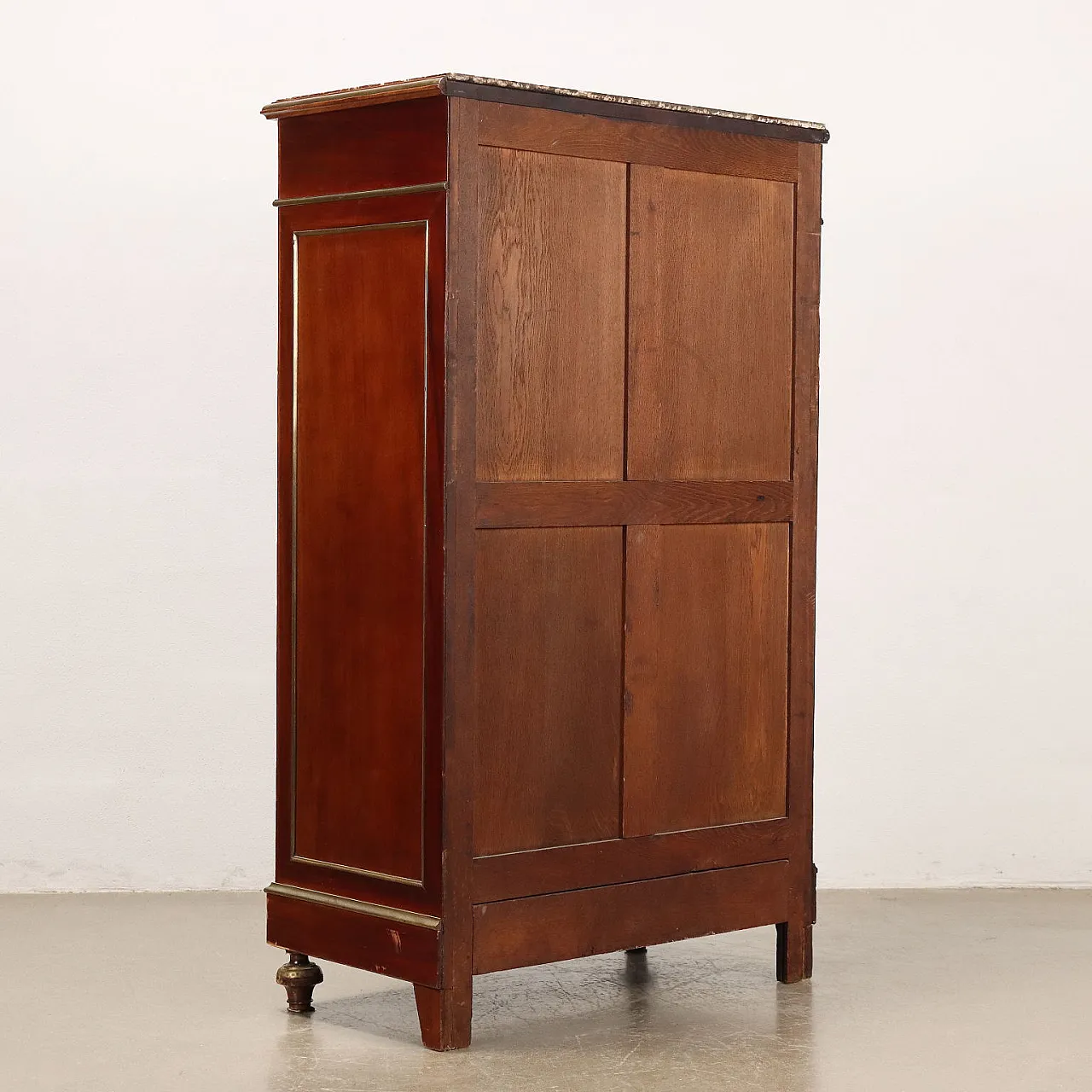 Mahogany dresser with marble top & gold plate profiling 9