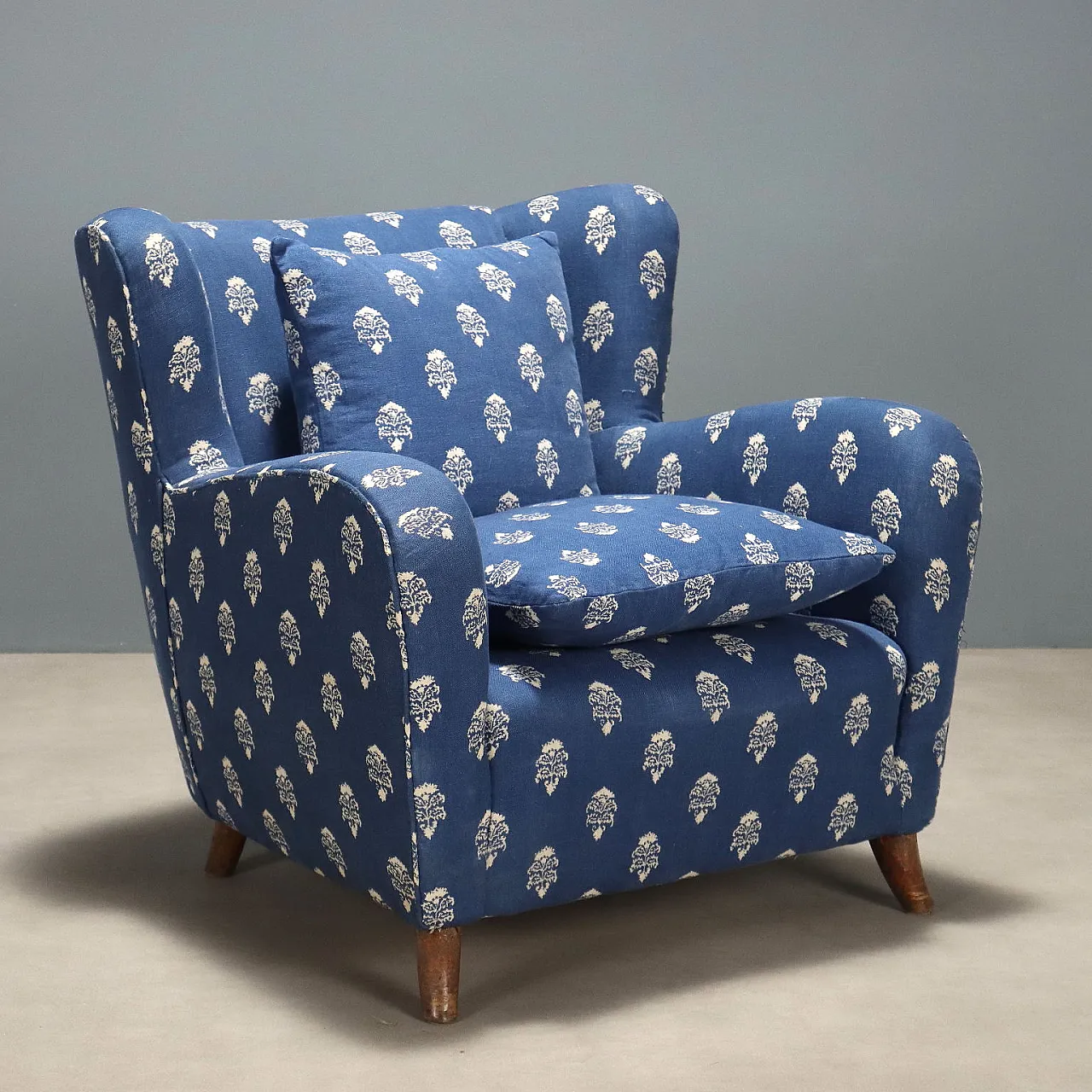 Armchair in fabric and wooden legs, 20th century 1