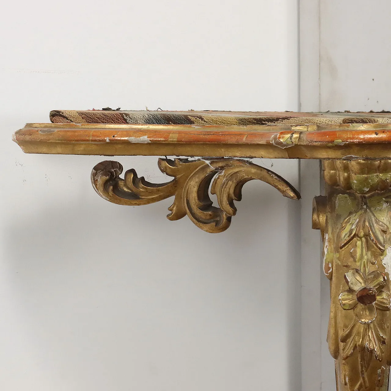 Drop-shaped console table in carved and gilded wood, late 19th century 6