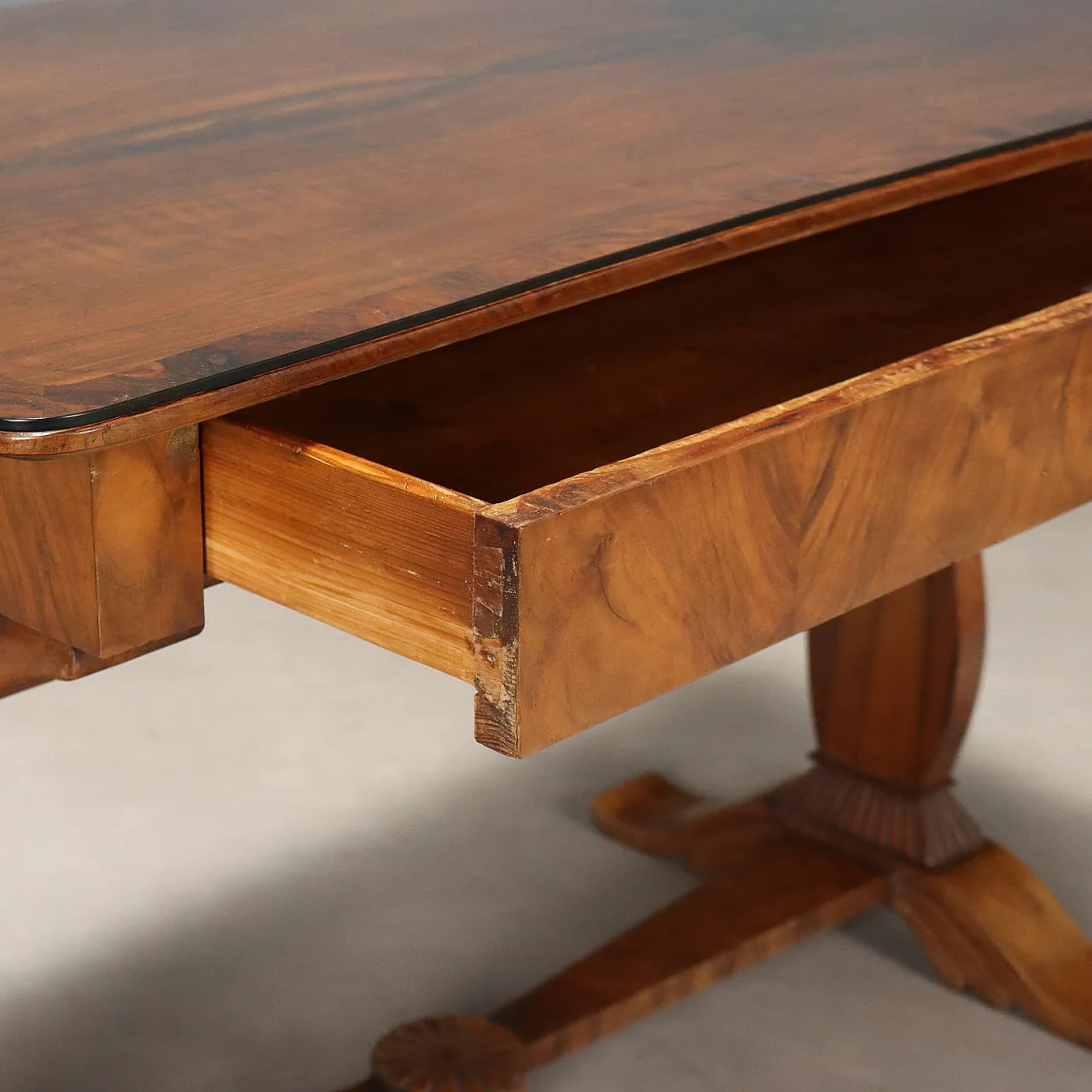 Biedermeier walnut writing desk, mid-19th century 4