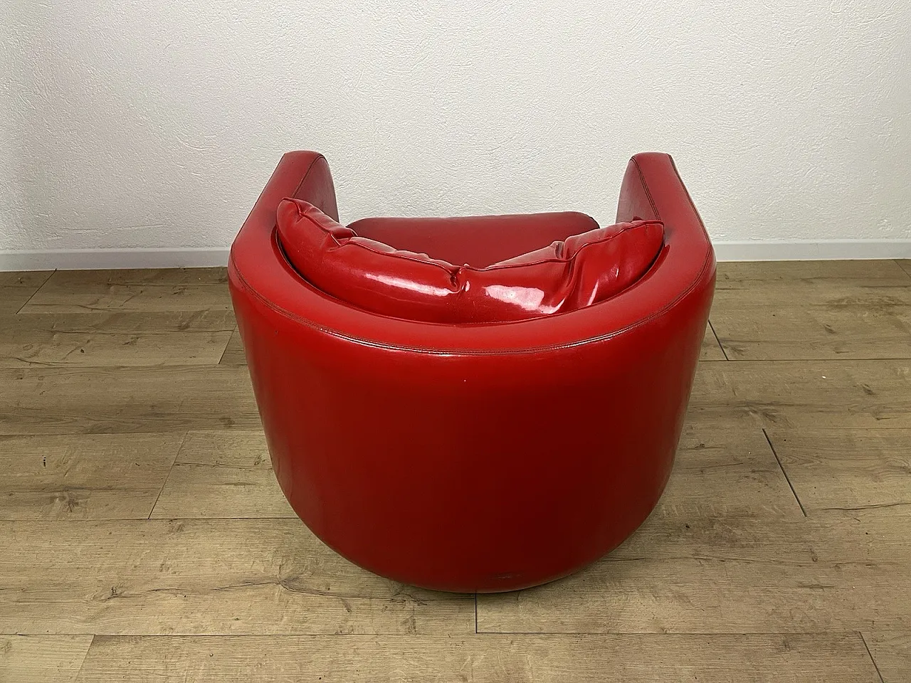 Space Age red vinyl Aarmchair, 1970s 17