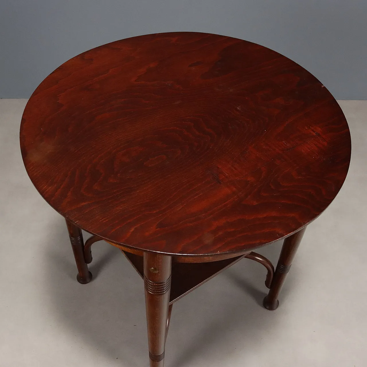 Tavolino in stile Thonet in faggio tinto noce, primo '900 3