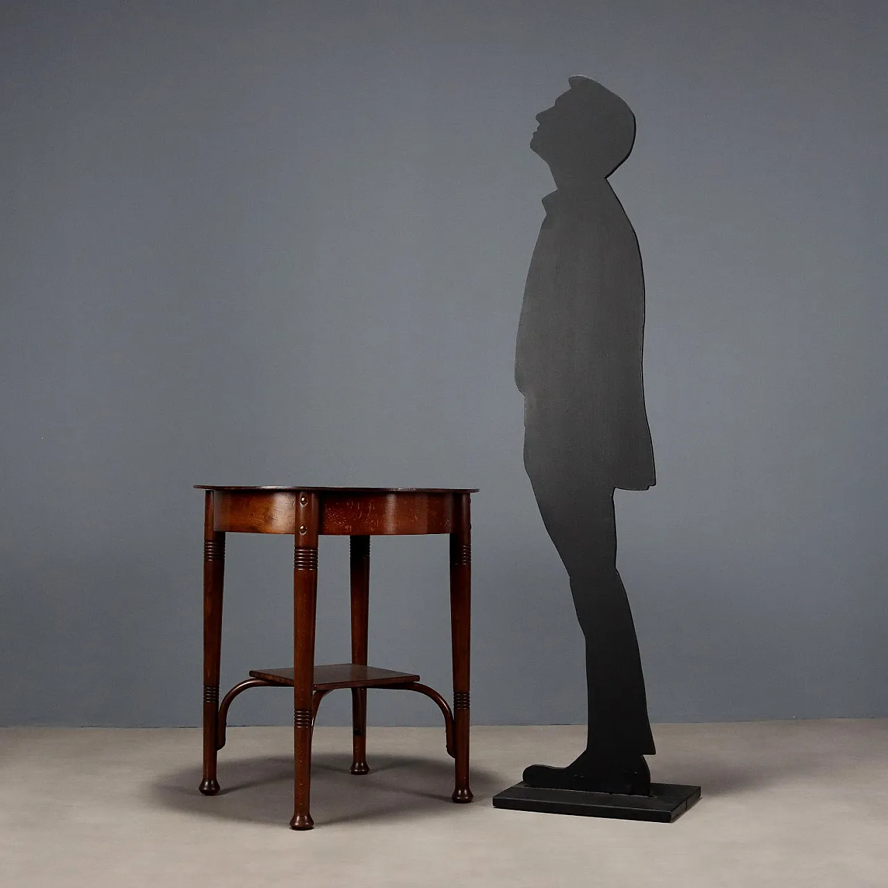 Tavolino in stile Thonet in faggio tinto noce, primo '900 4