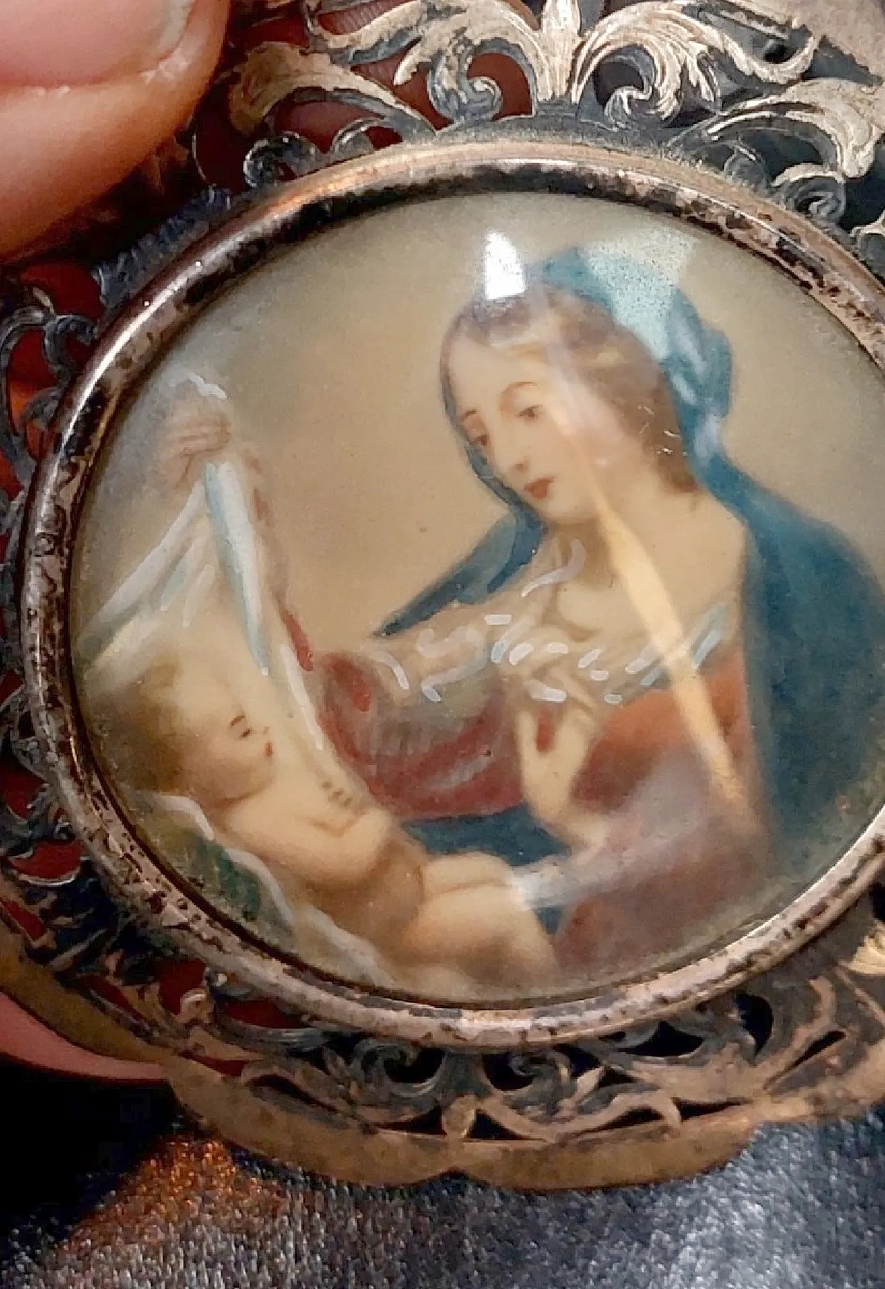 Virgin and Child, pendant with silver frame, 19th century 7