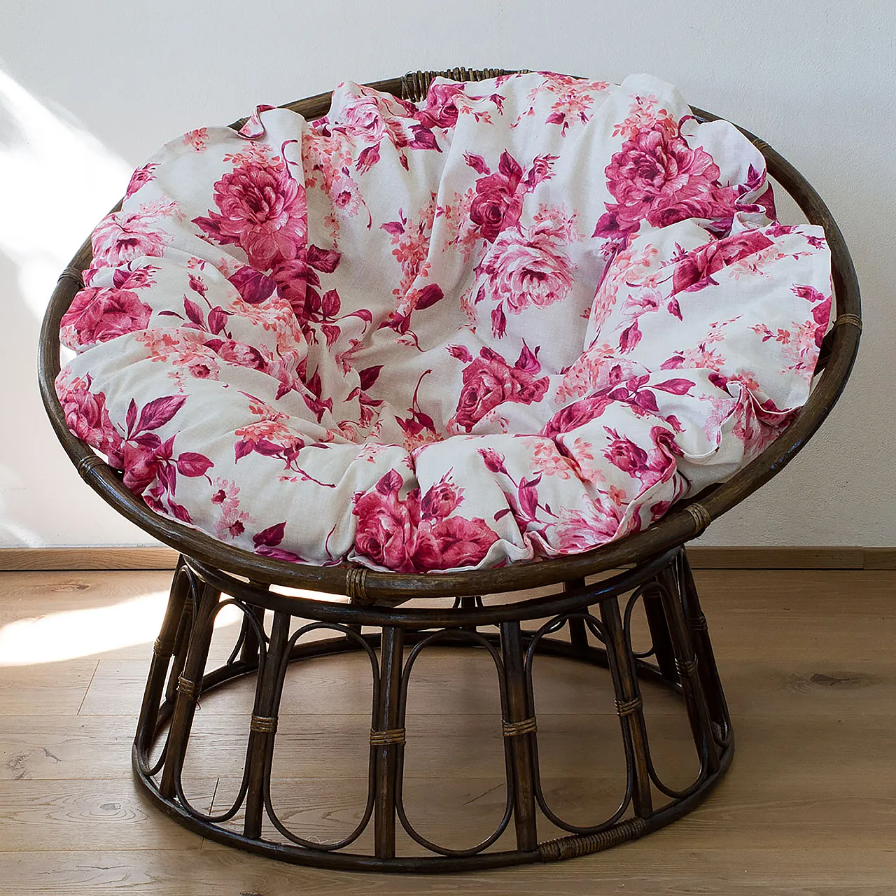 Round rattan armchair, 80s 2