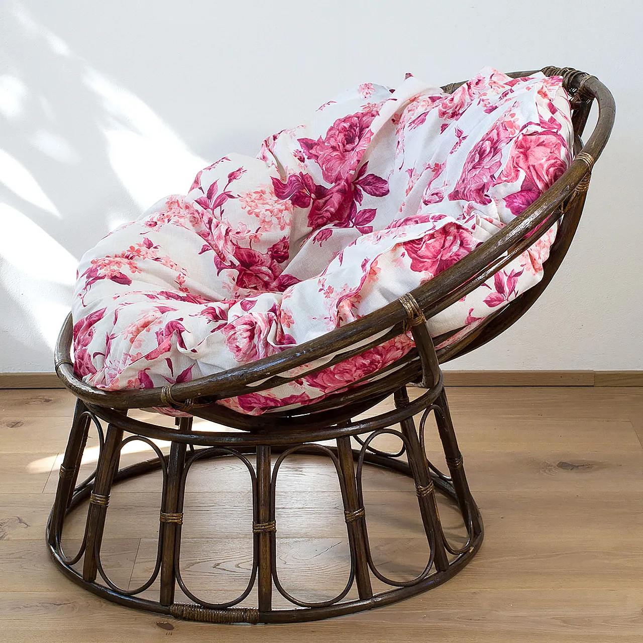 Round rattan armchair, 80s 3