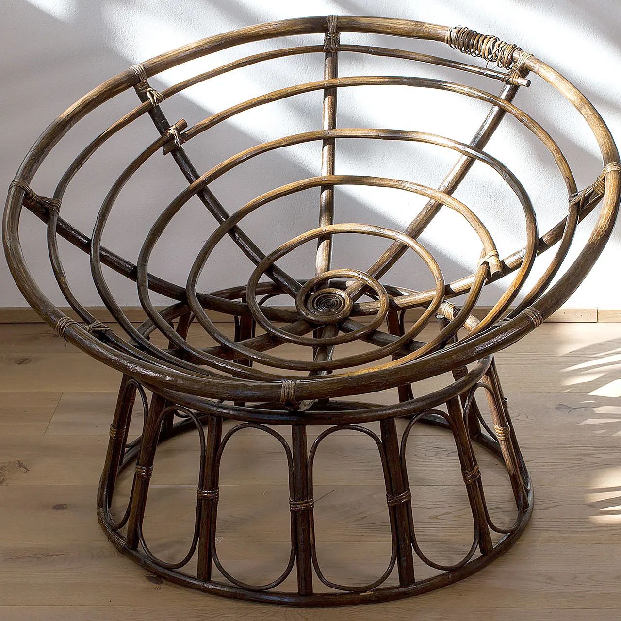 Round rattan armchair, 80s 6