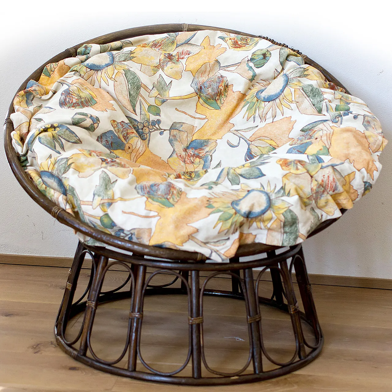 Round rattan armchair, 80s 11