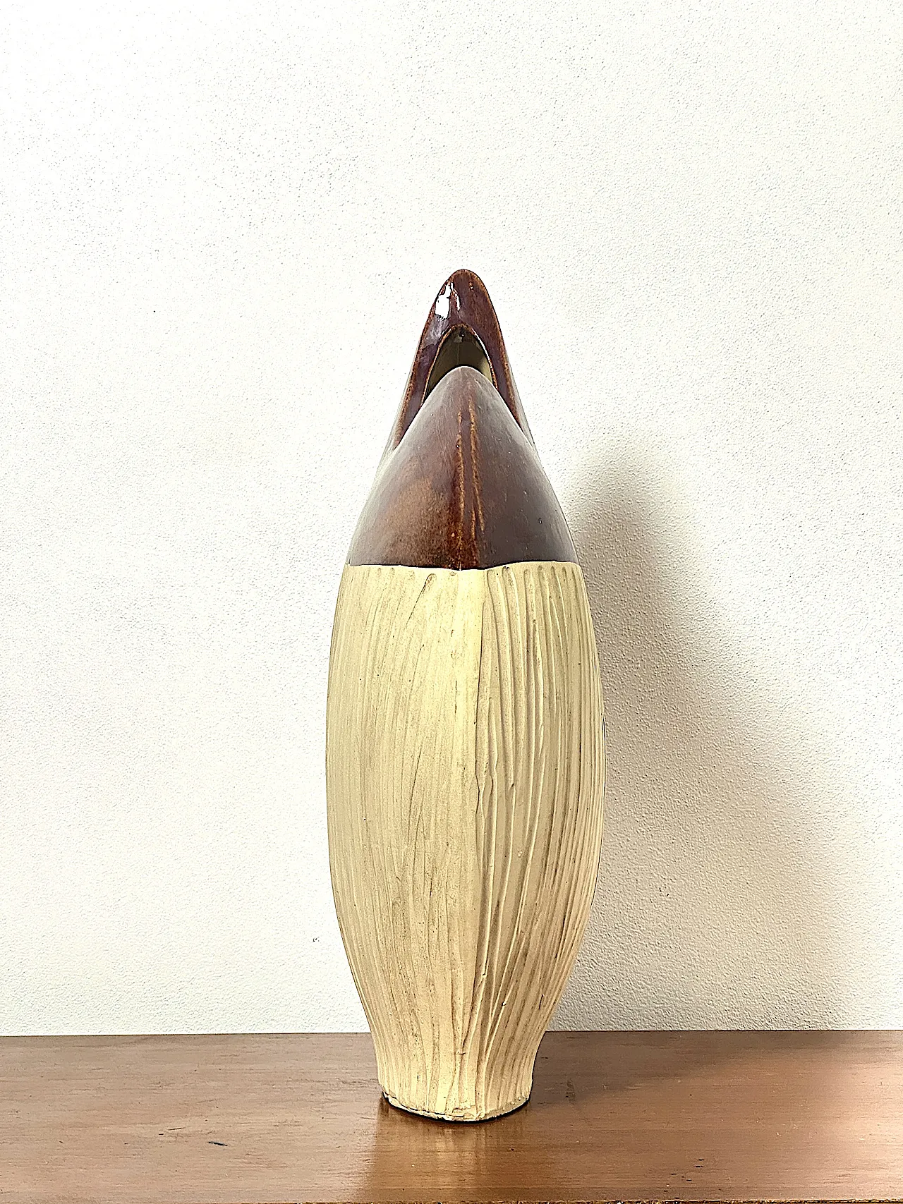 Sculptural ceramic vase, 1970s 3