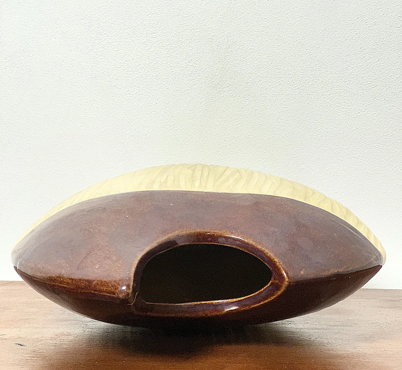 Sculptural ceramic vase, 1970s 8