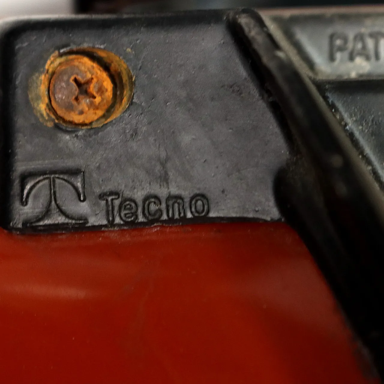 Coppia di sedie Tecno Modus di Osvaldo Borsani, anni '80 9