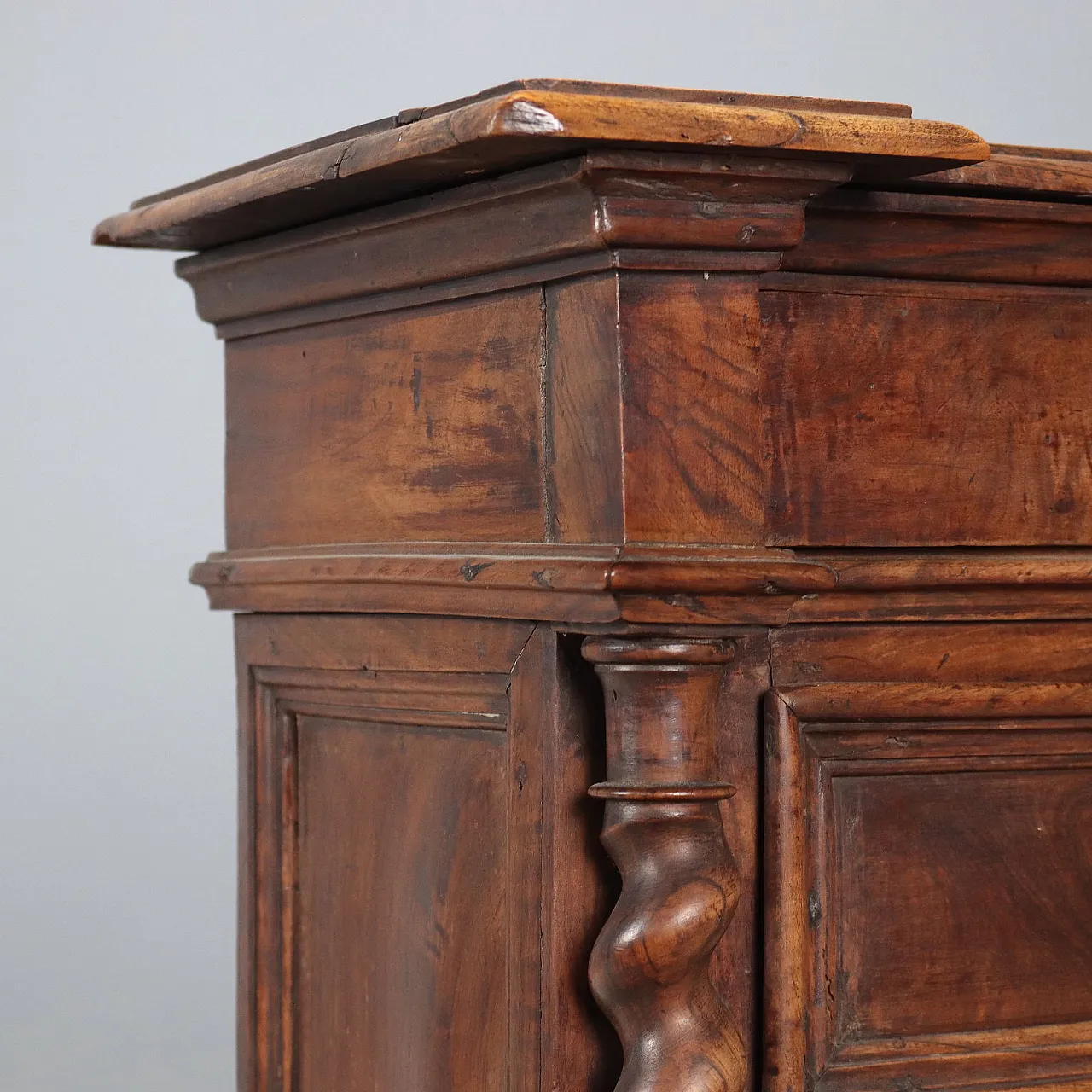 Comodino barocco in noce e pioppio, '700 6