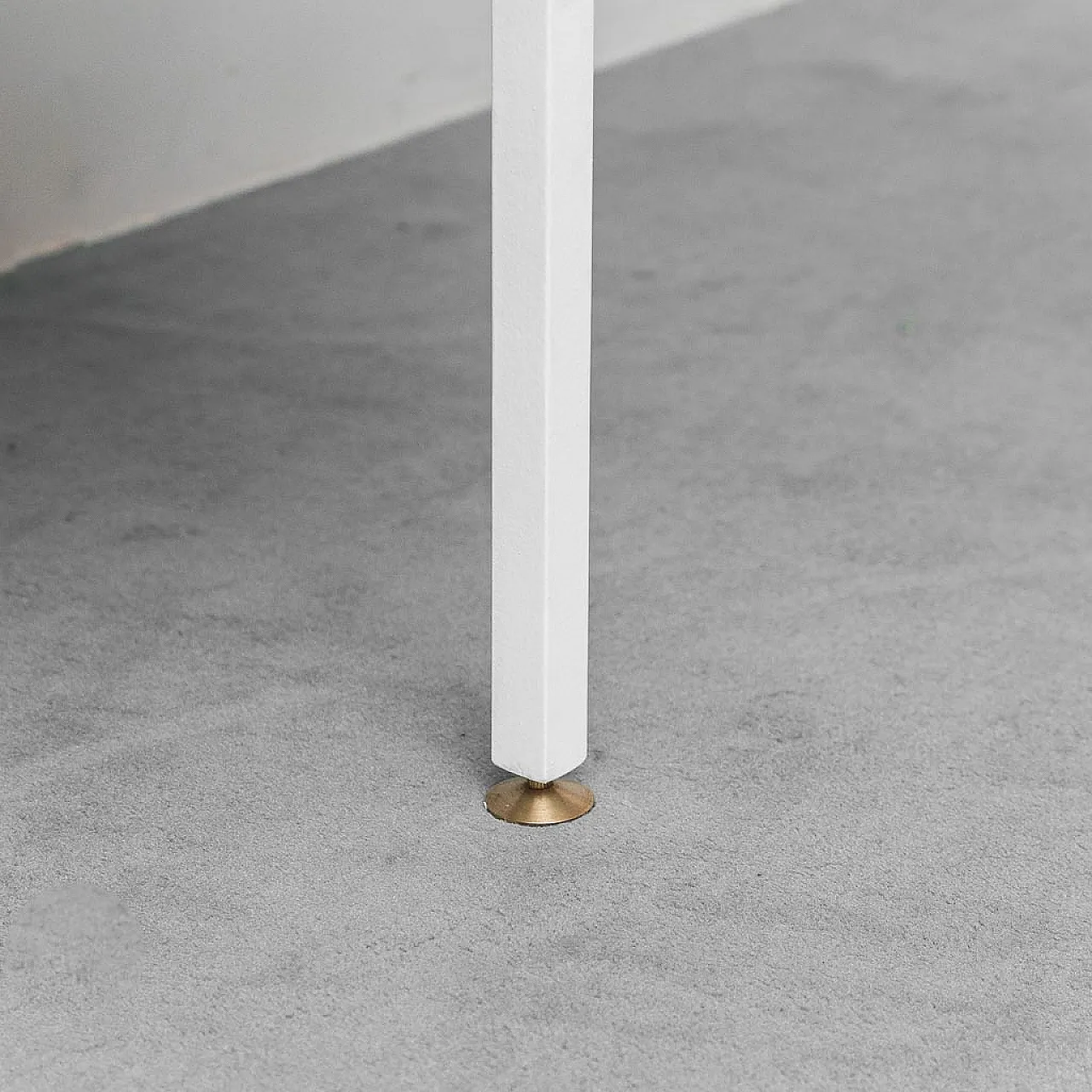 Scrivania in legno, metallo e ottone, anni '70 5