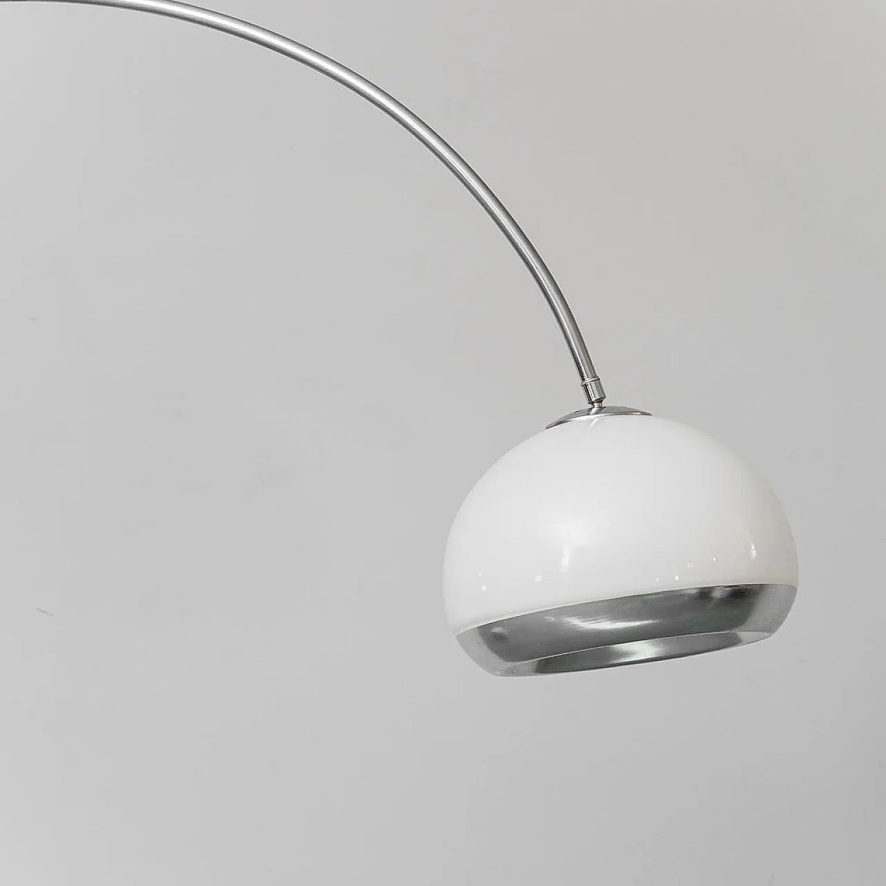 Lampada da terra ad Arco di Harvey Guzzini, anni '70 4