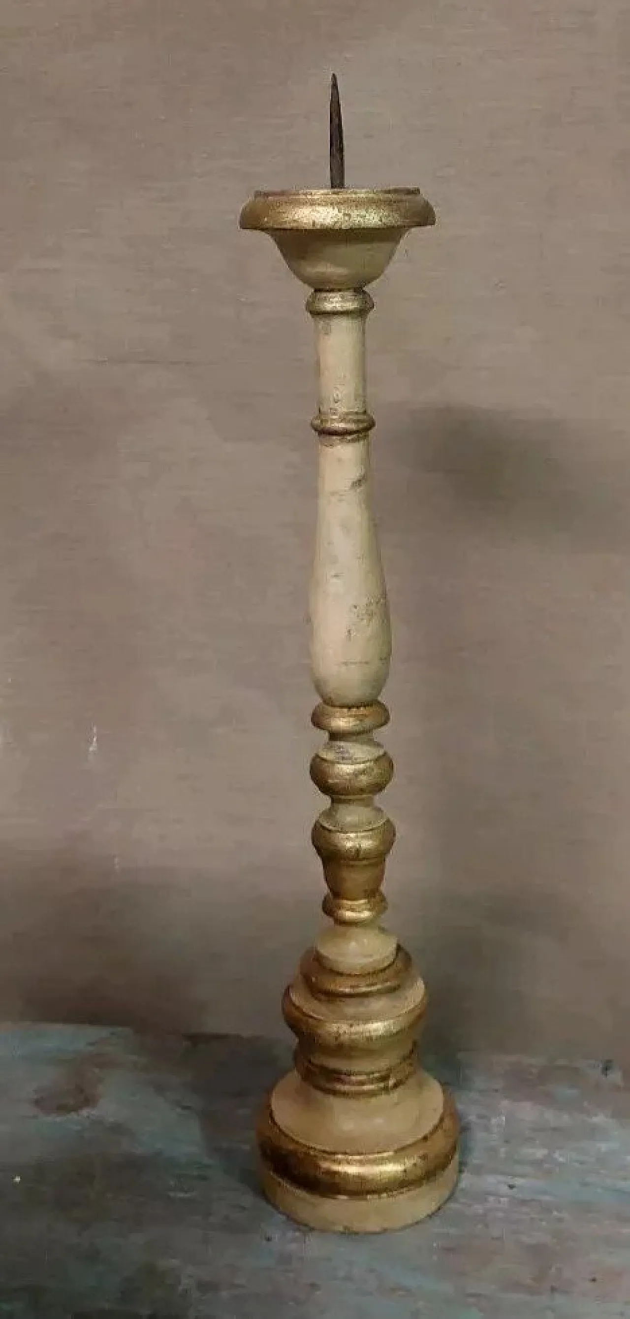 Wooden candlestick and gold lacquer, 19th century 7