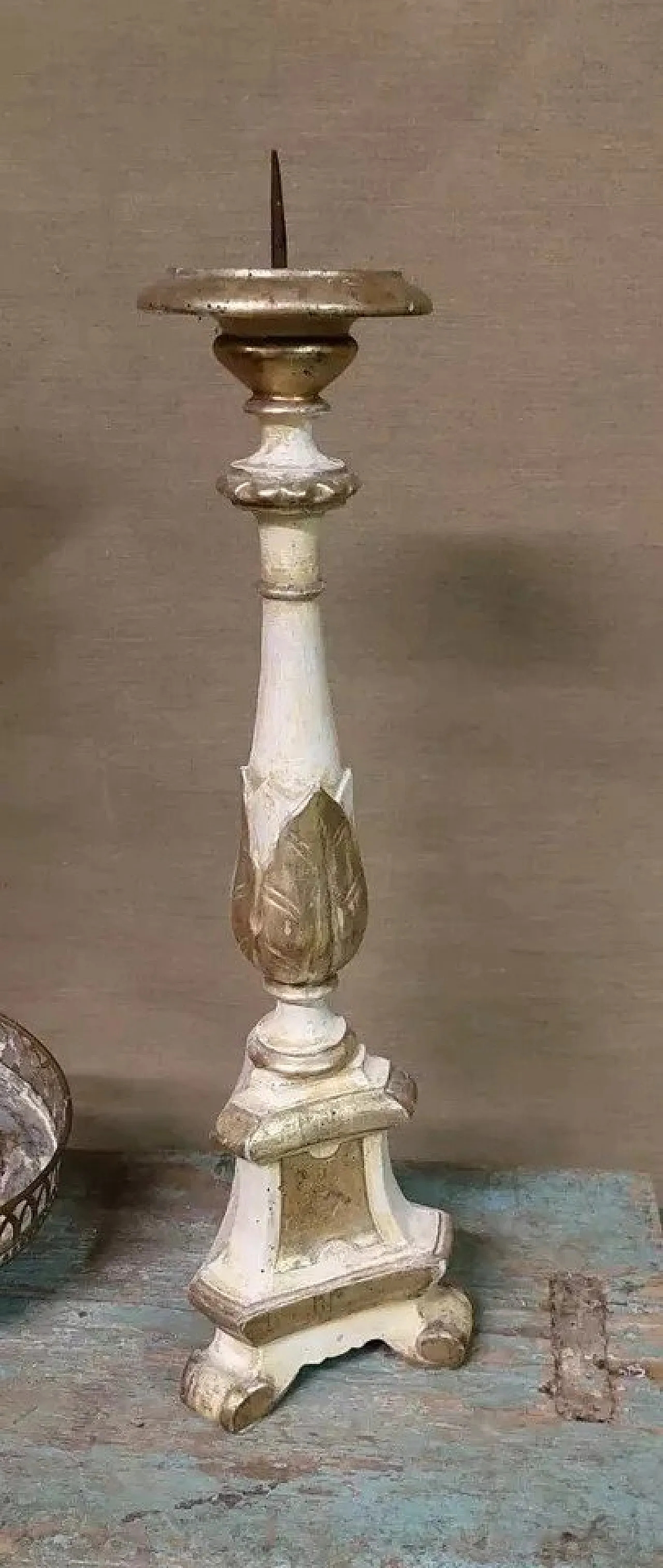 Wooden and gilded silver candlesticks, 18th century 2