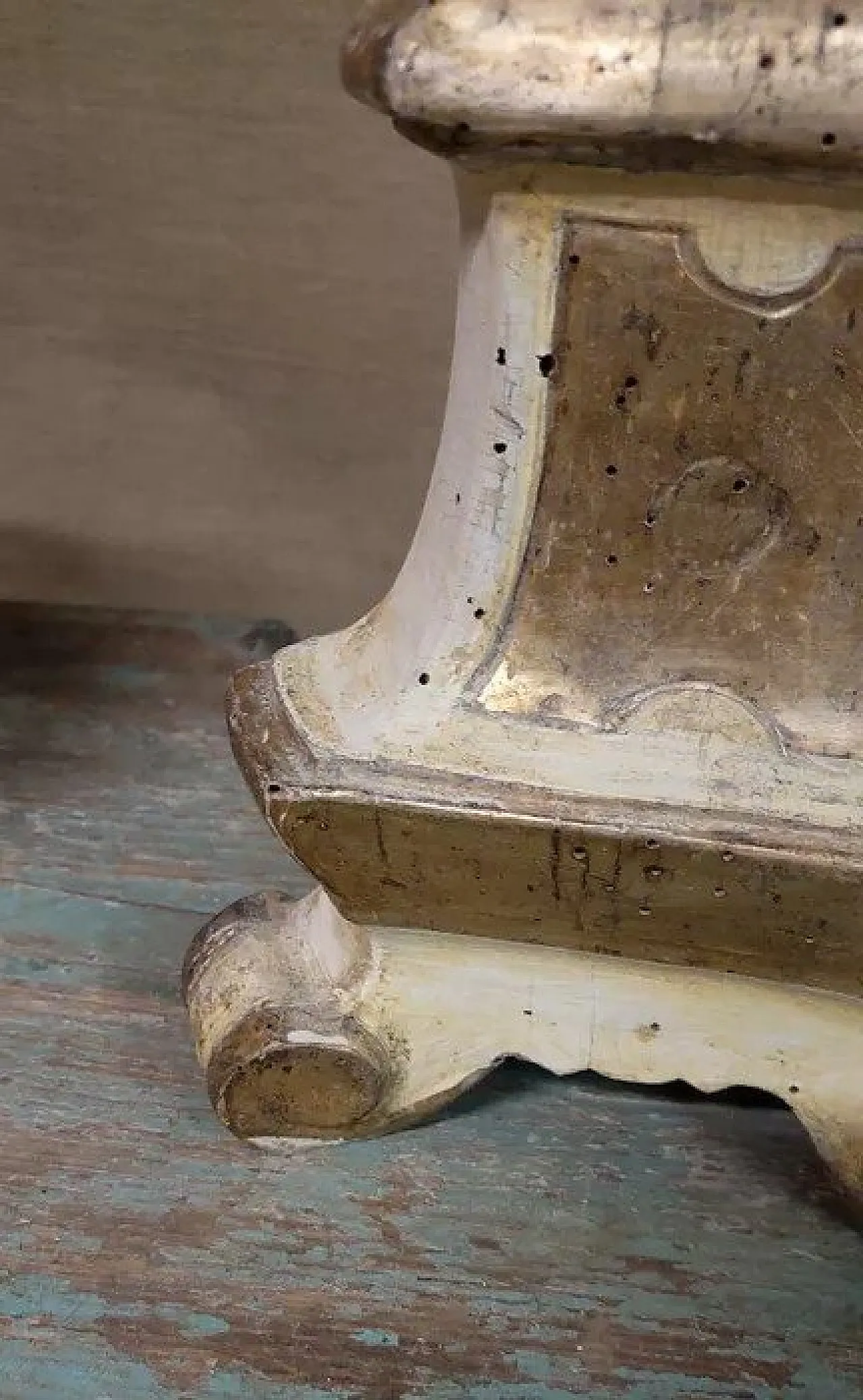 Wooden and gilded silver candlesticks, 18th century 5