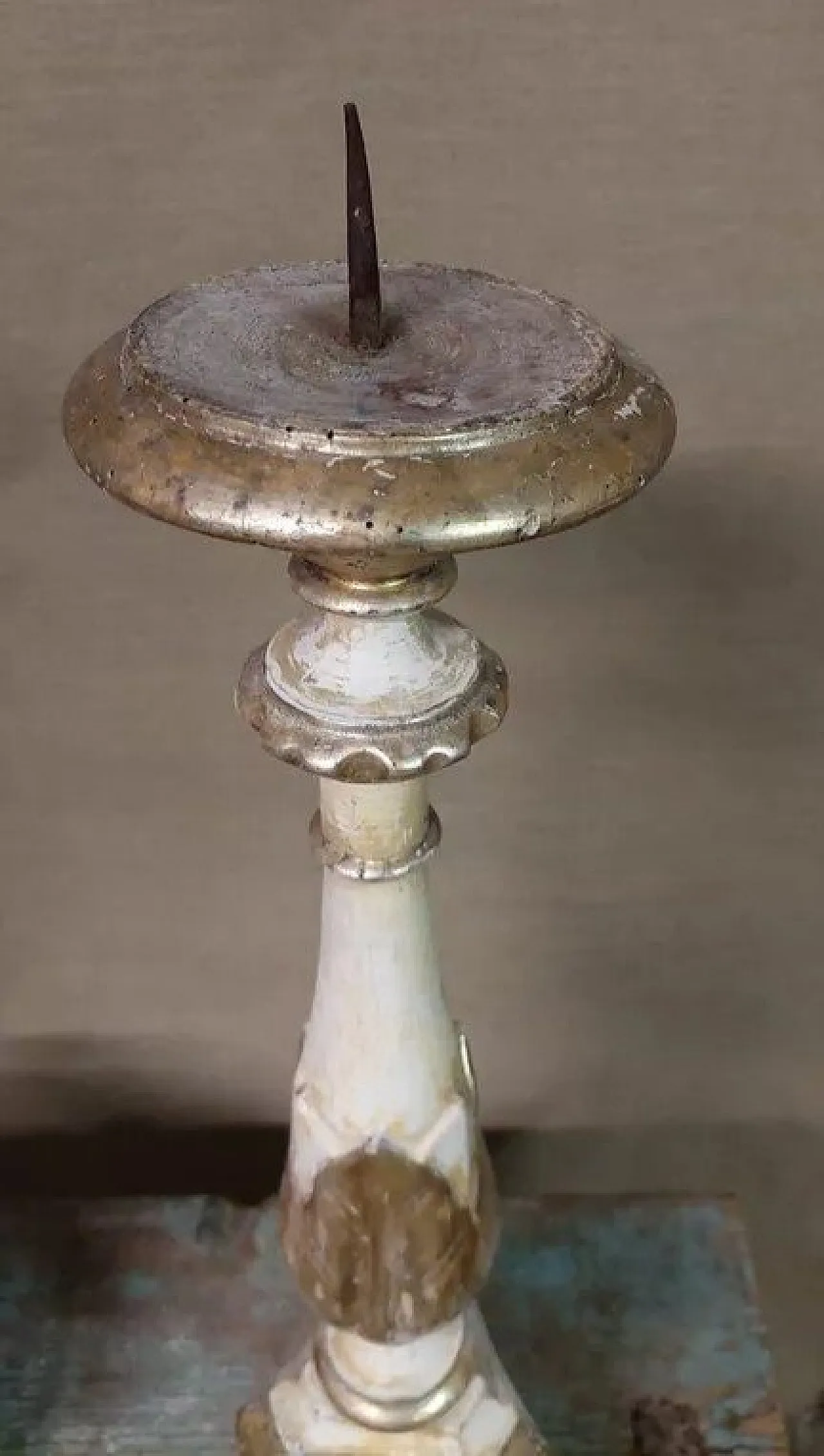 Wooden and gilded silver candlesticks, 18th century 7