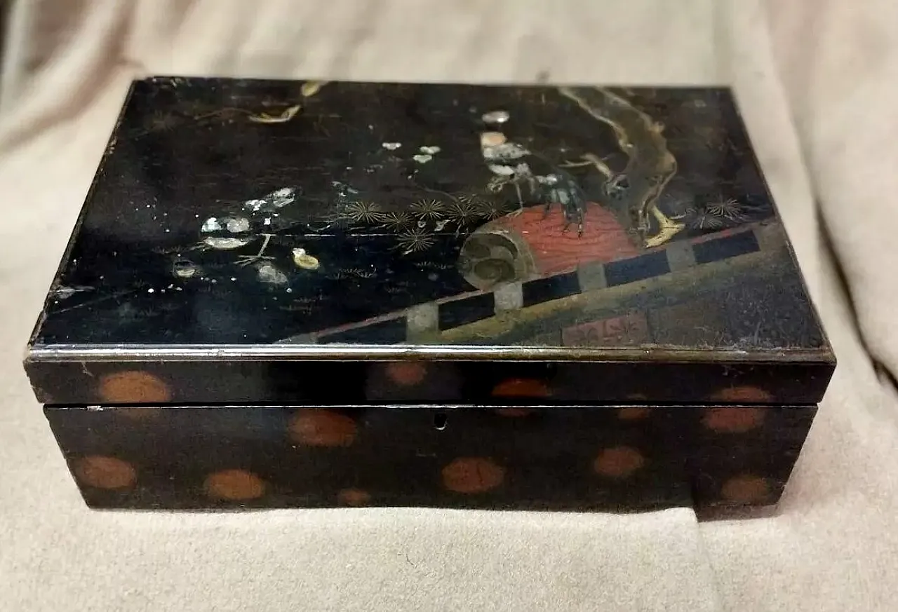 Wood painted cinematography and mother pearl inlays box, 19th century 9