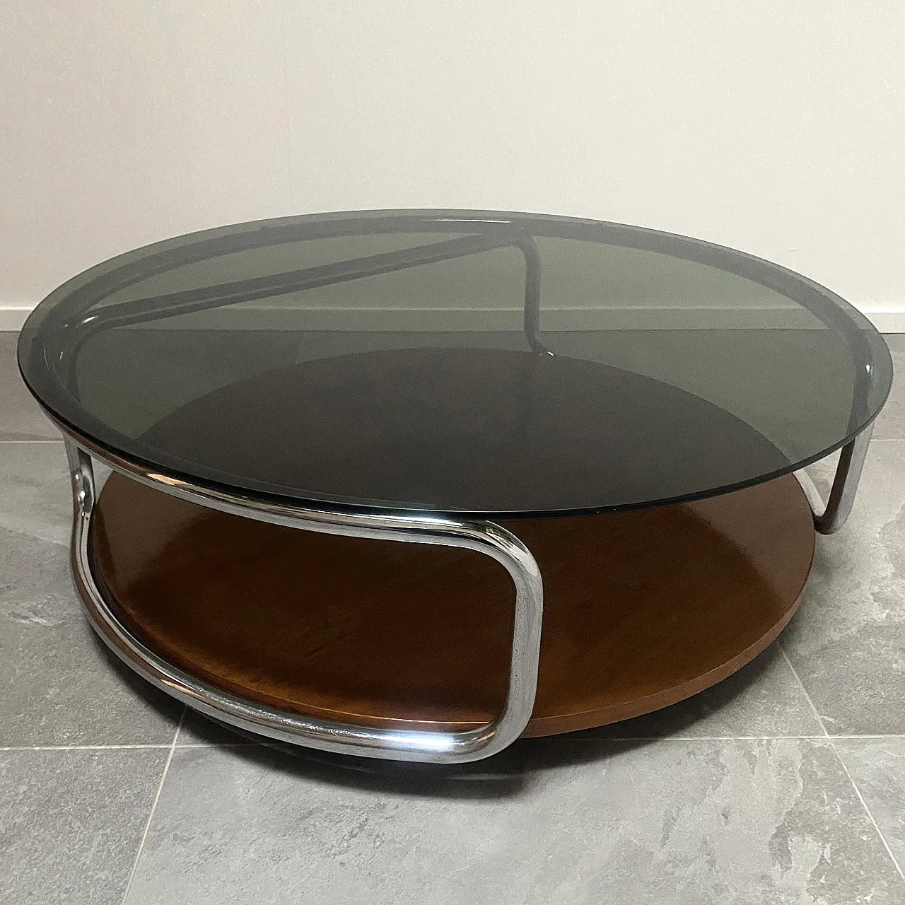 Round coffee table, 70s 2