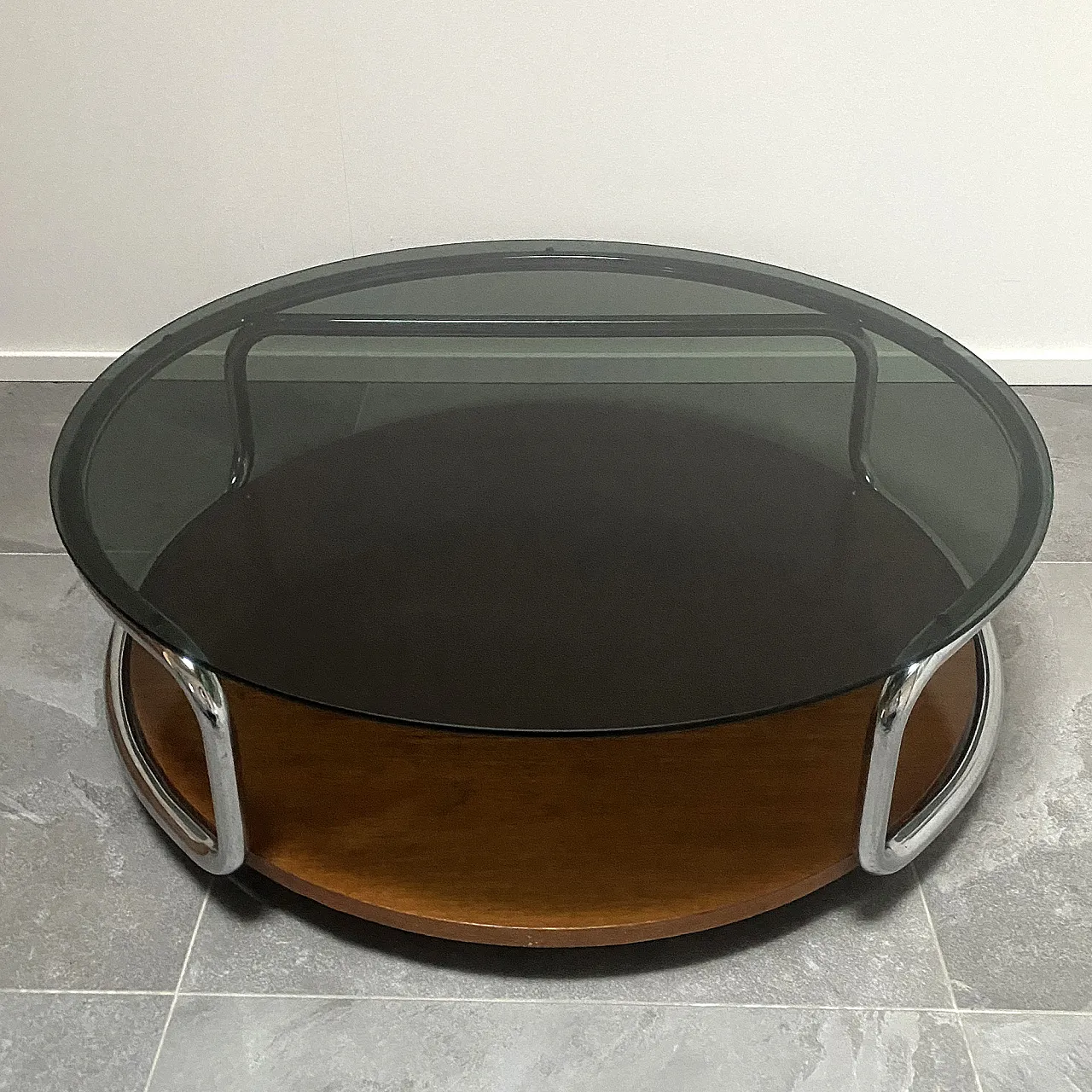 Round coffee table, 70s 3