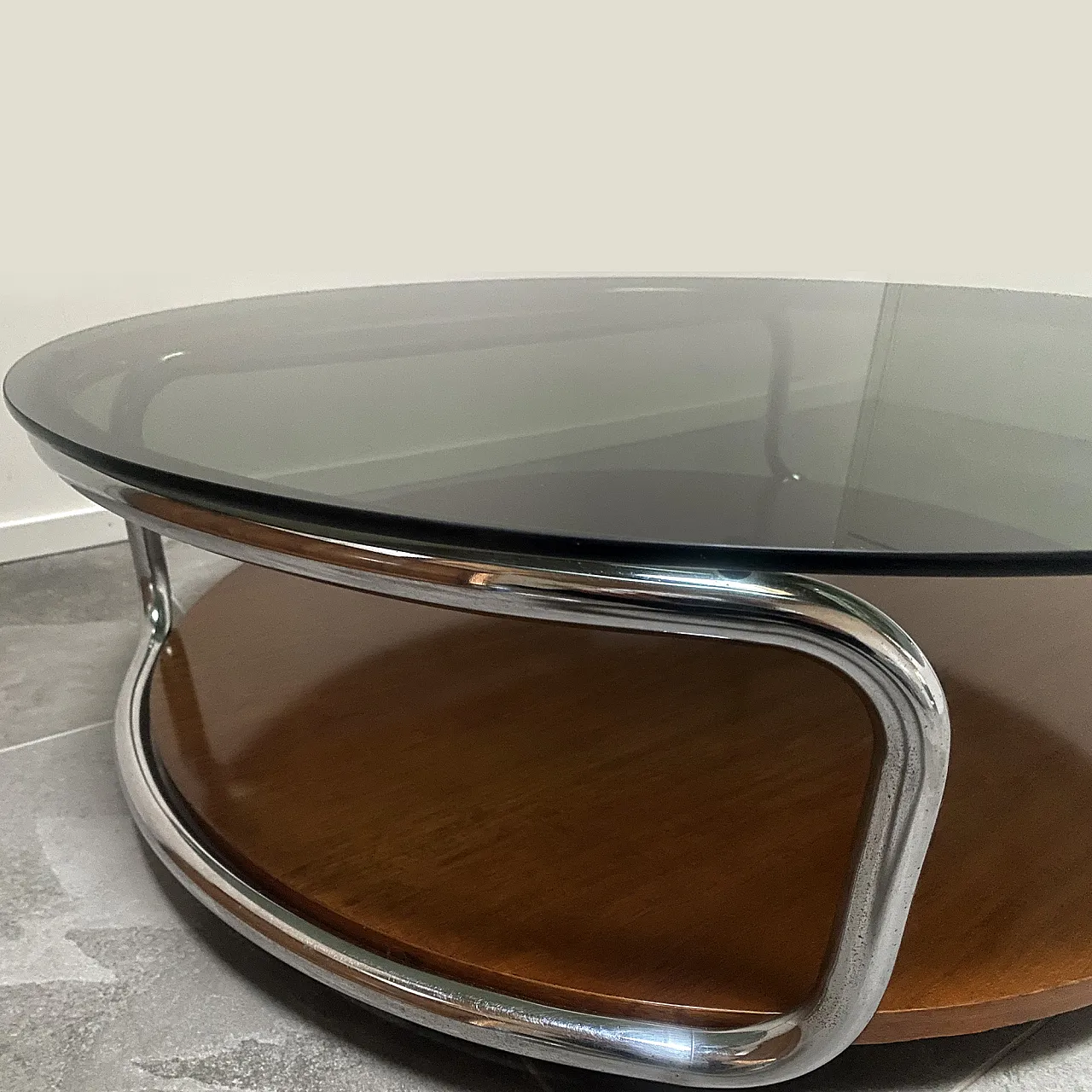 Round coffee table, 70s 5