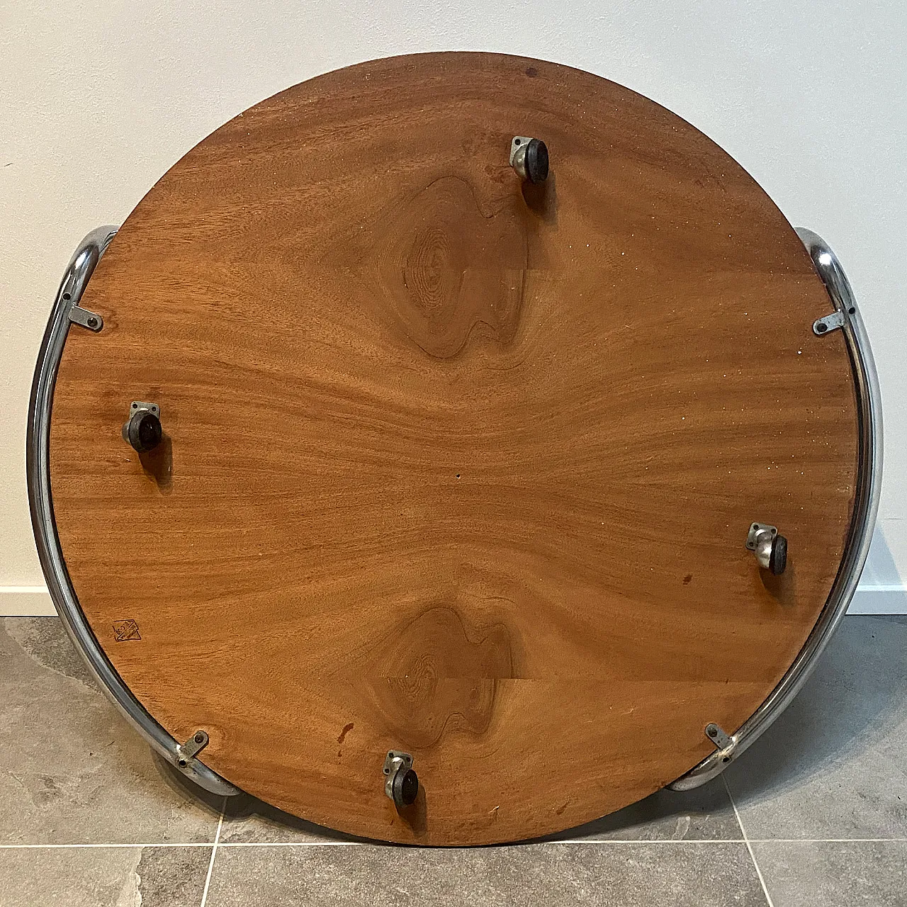 Round coffee table, 70s 7
