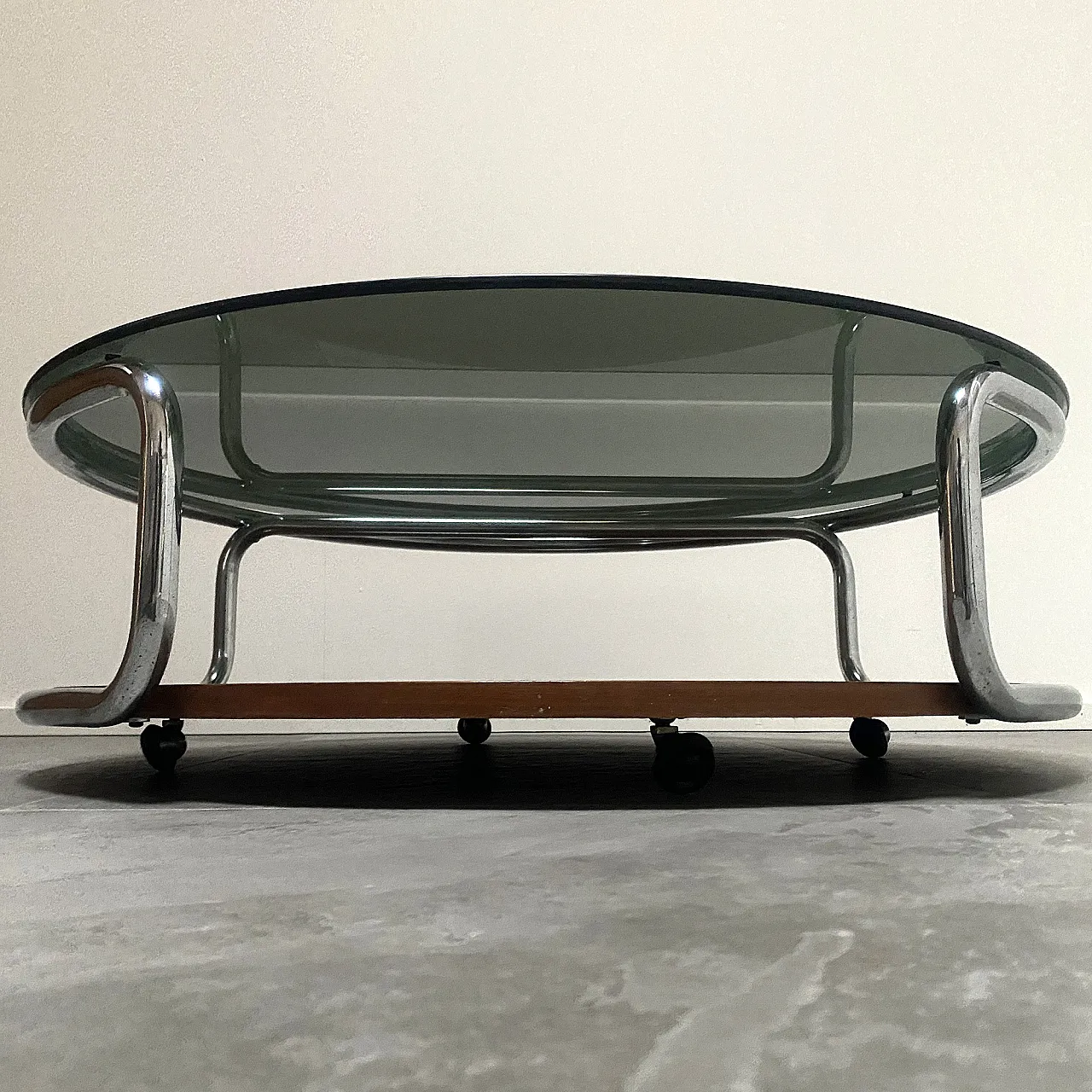 Round coffee table, 70s 8