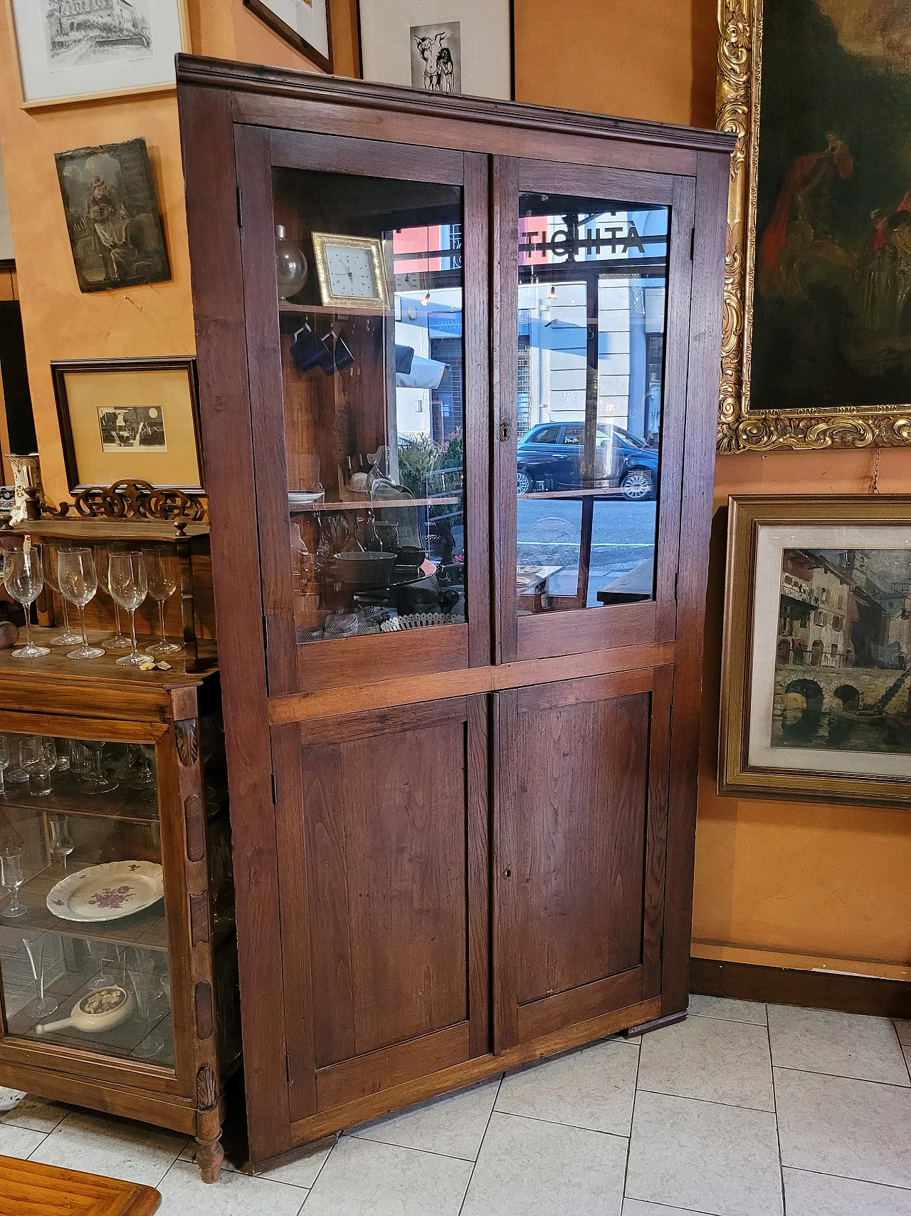 Angoliera con vetrina in legno, Nord Italia, '800 3