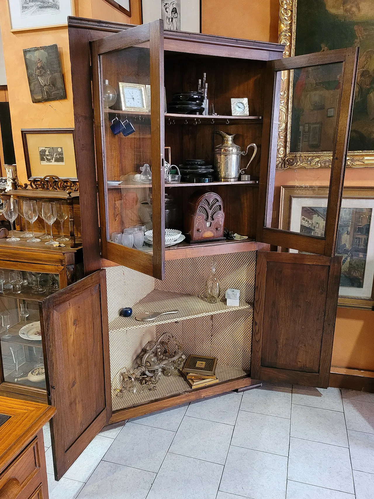 Angoliera con vetrina in legno, Nord Italia, '800 4