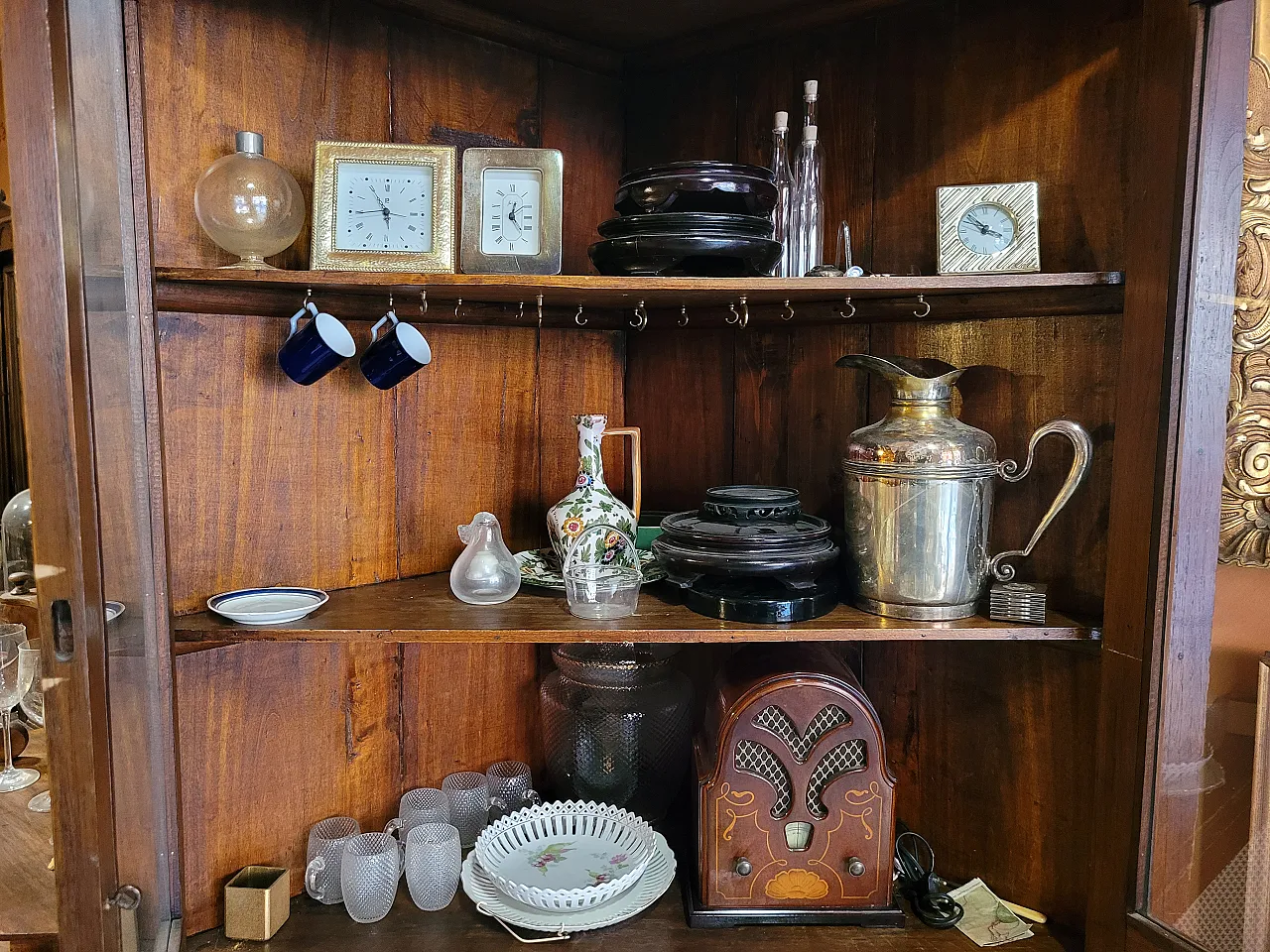 Angoliera con vetrina in legno, Nord Italia, '800 5