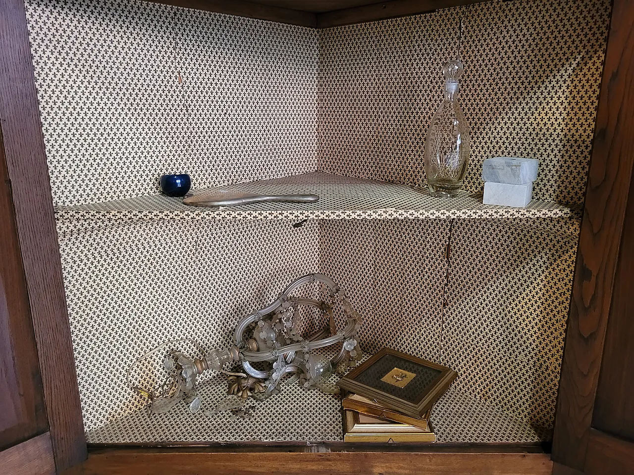 Angoliera con vetrina in legno, Nord Italia, '800 6