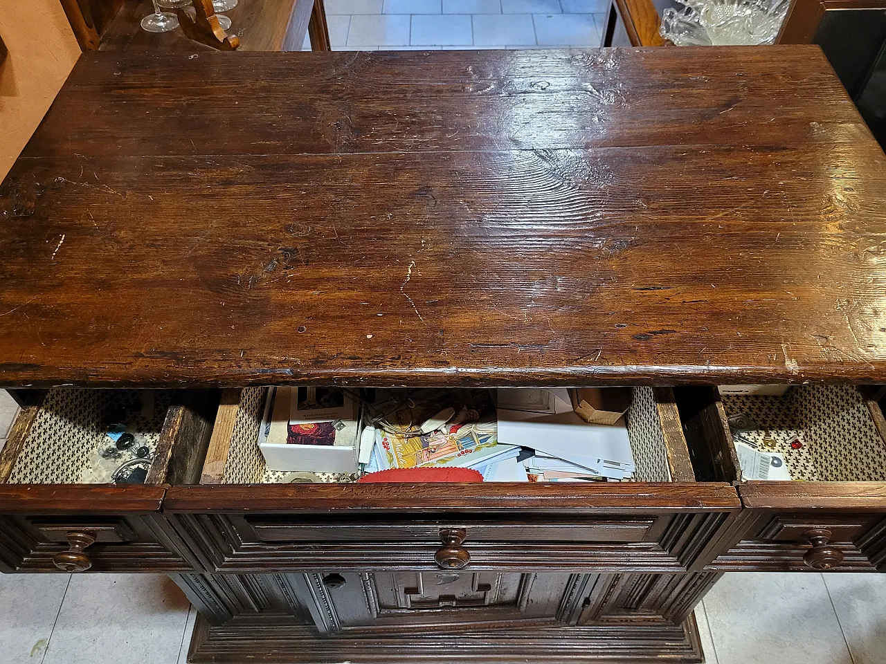 Credenzino in legno dolce, Nord Italia, di fine XVII secolo 6