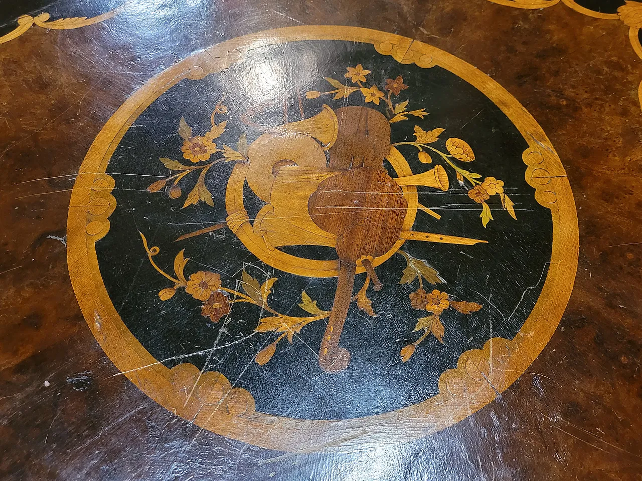 Tavolo vittoriano in varie essenze di legno, Regno Unito, '800 6