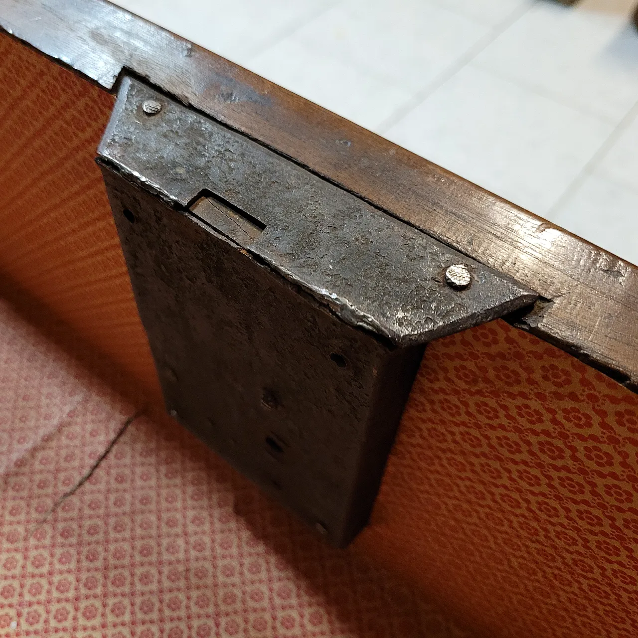 Canterano in legno di noce e rovere, Lombardia, di fine XVII secolo 8