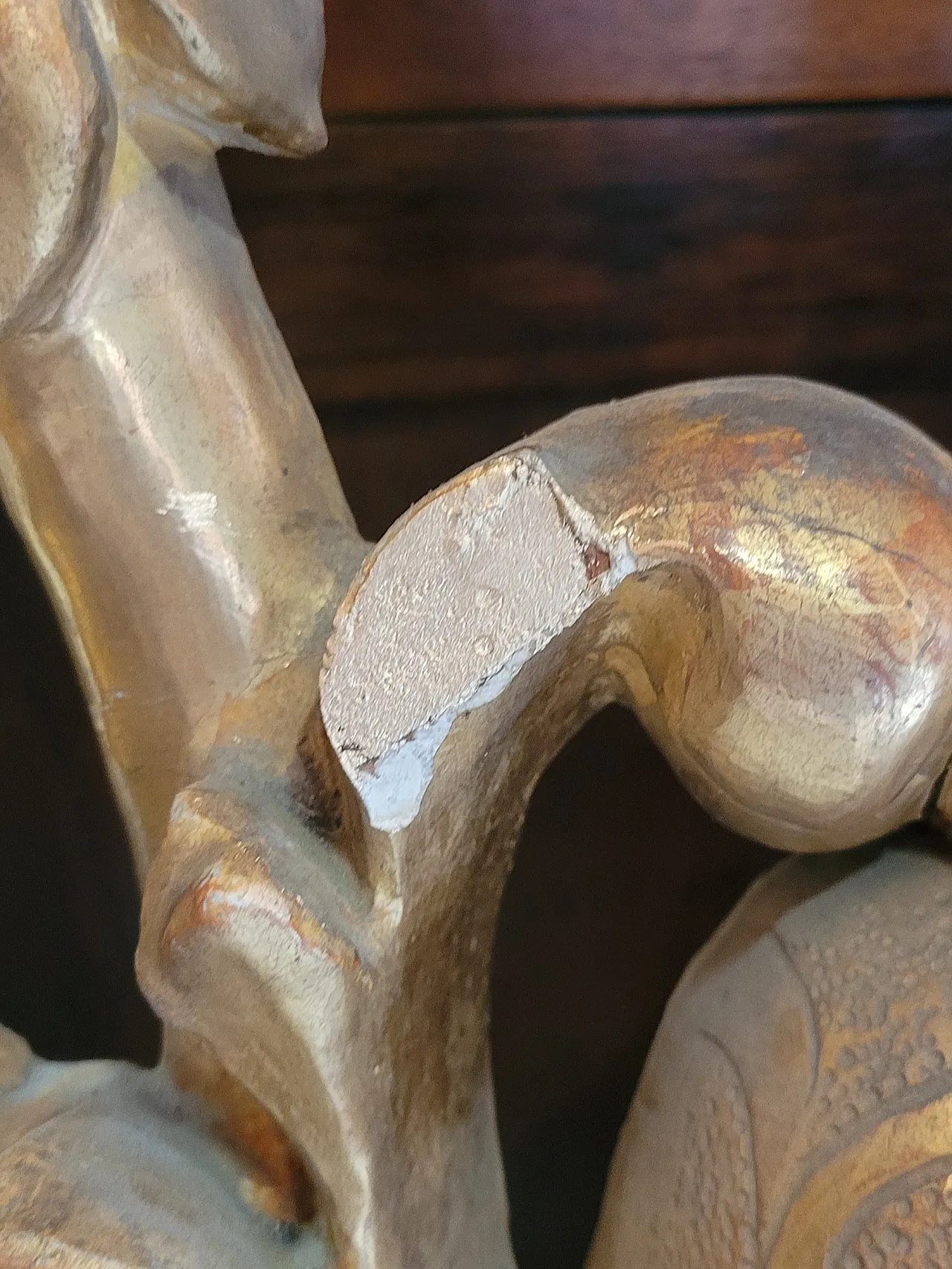 Coppia di candelabri da terra in legno dorato, '700 7