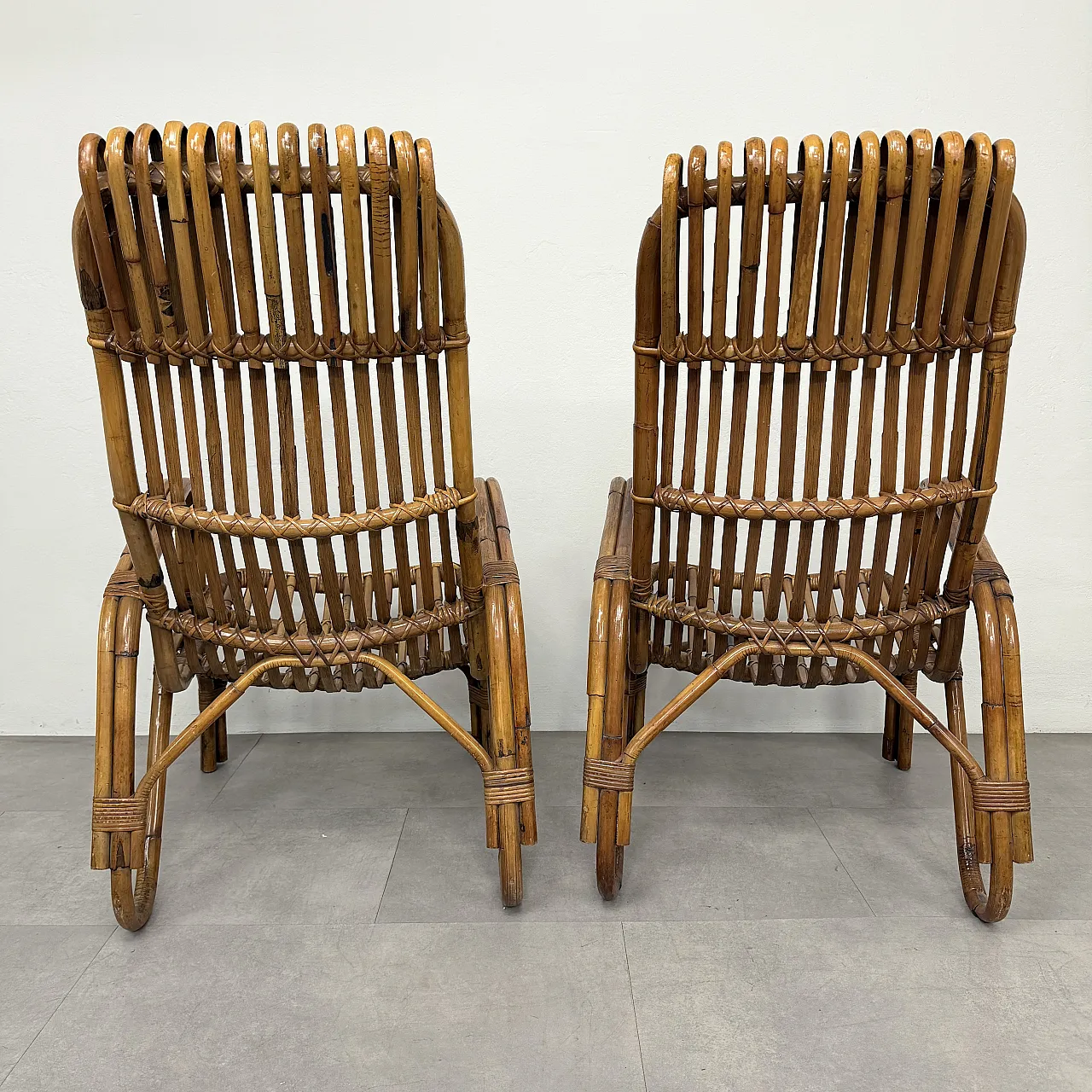 Set coppia poltrone e tavolino in vimini di giunco, anni ‘70 9